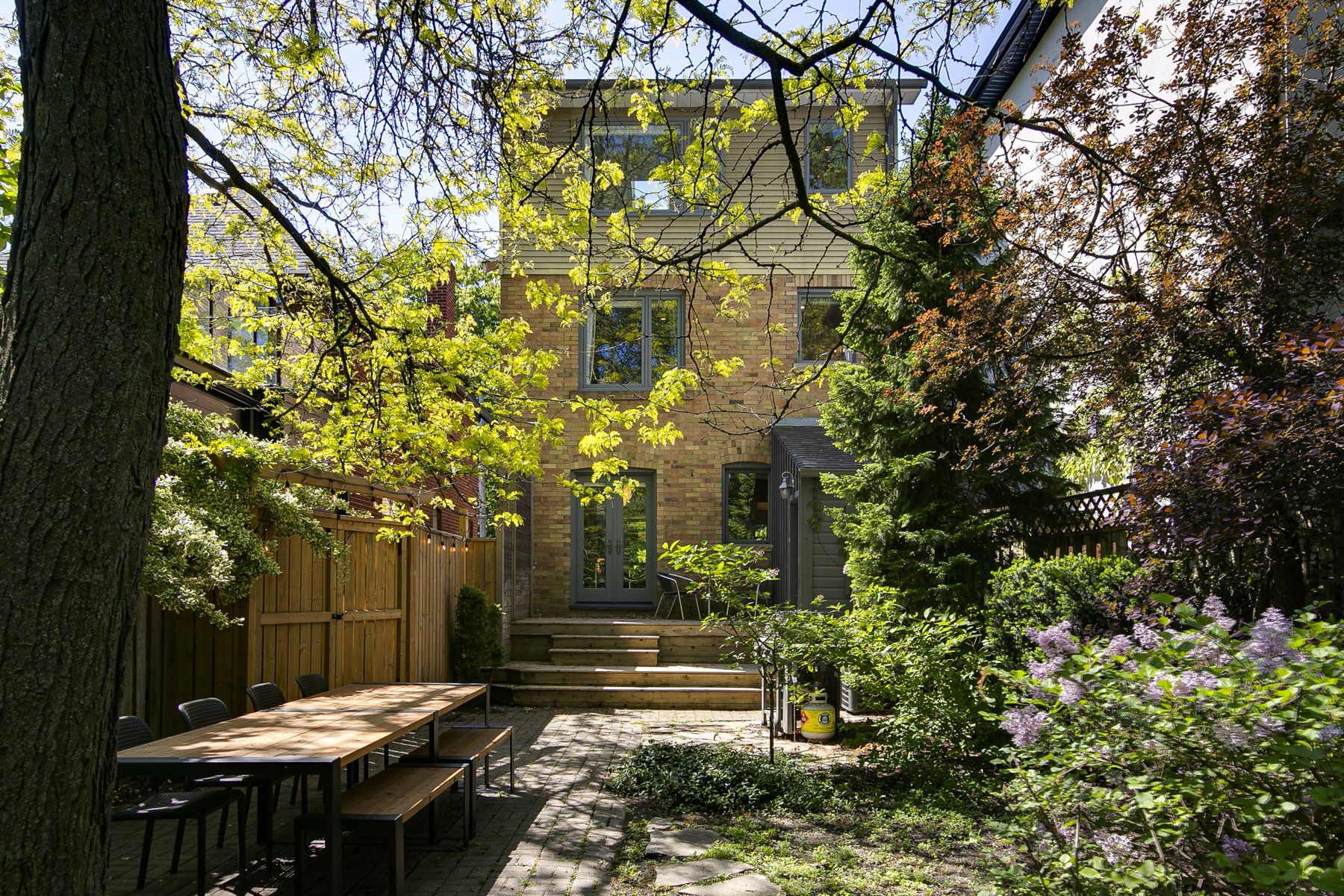 067_Backyard.jpg