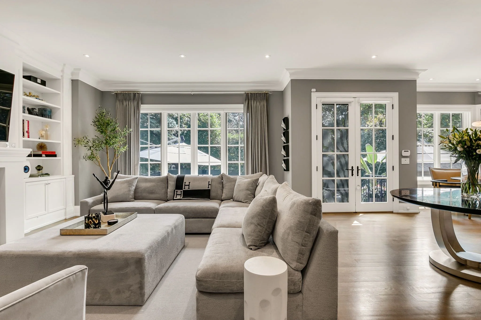 28-web-or-mls-9_001_Family Room.jpg