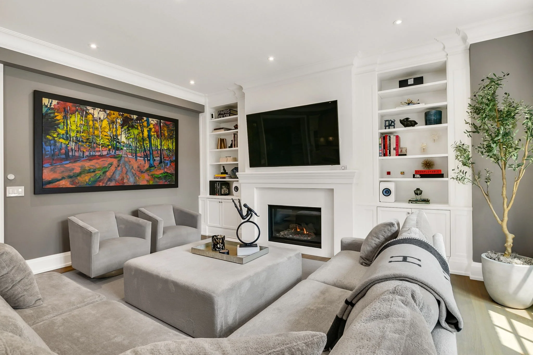 29-web-or-mls-9_002_Family Room.jpg