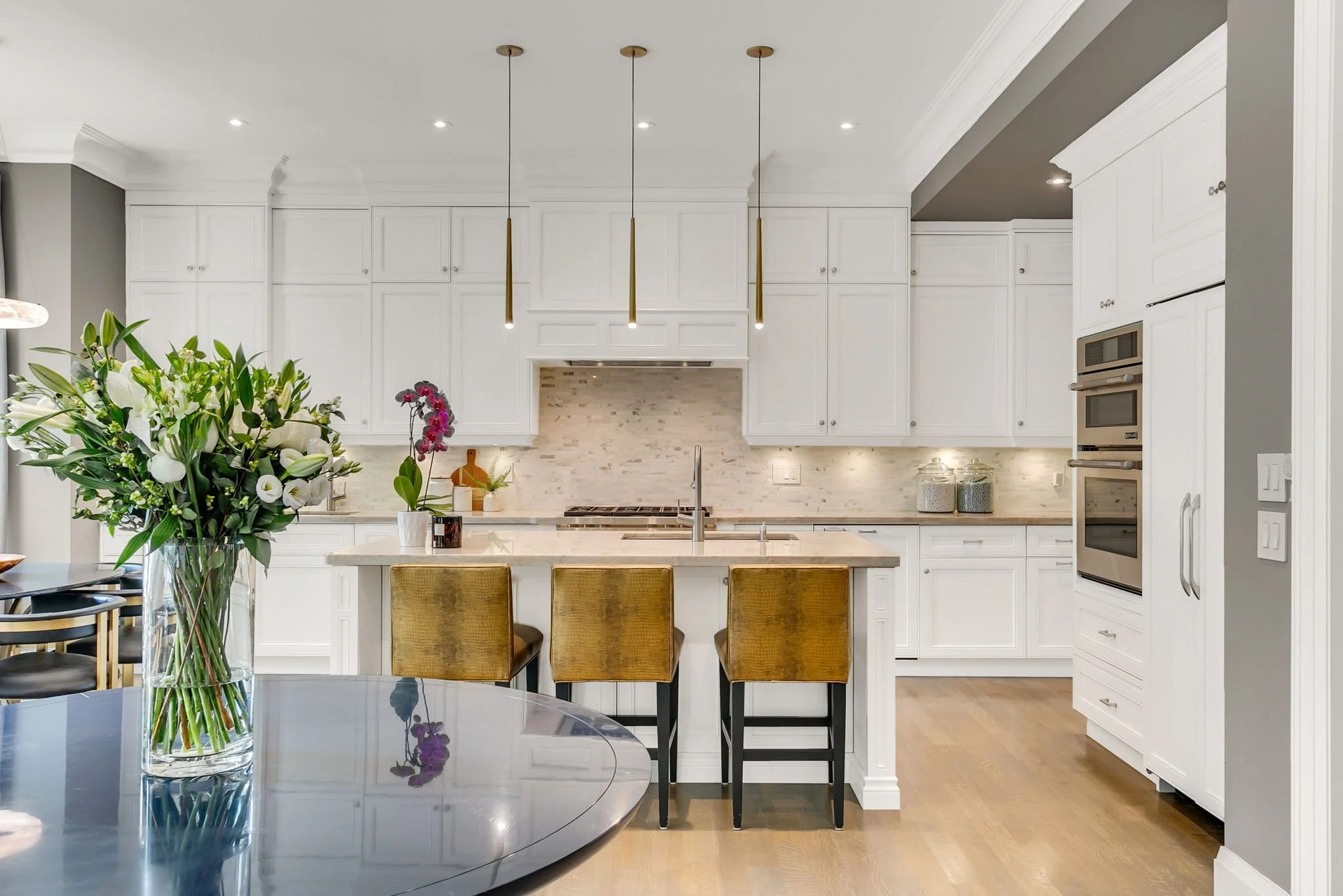 57-web-or-mls-17_002_Breakfast Area.jpg