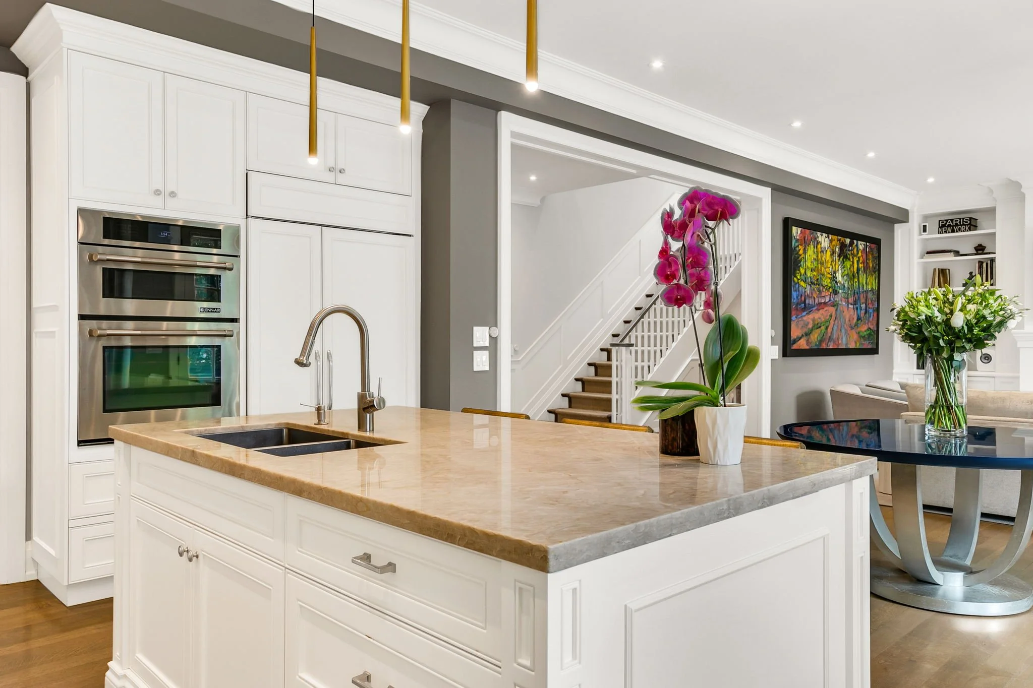 62-web-or-mls-17_007_Breakfast Area.jpg