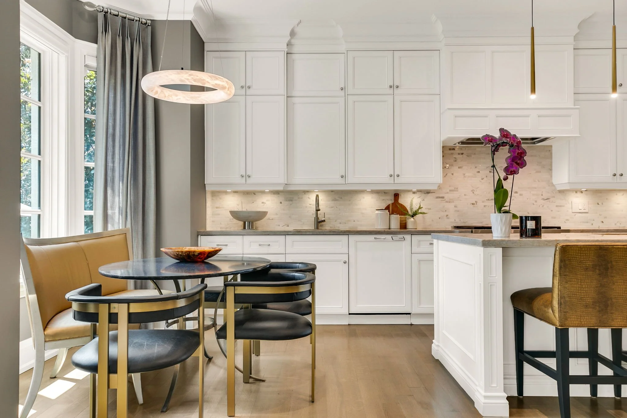 66-web-or-mls-17_011_Breakfast Area.jpg