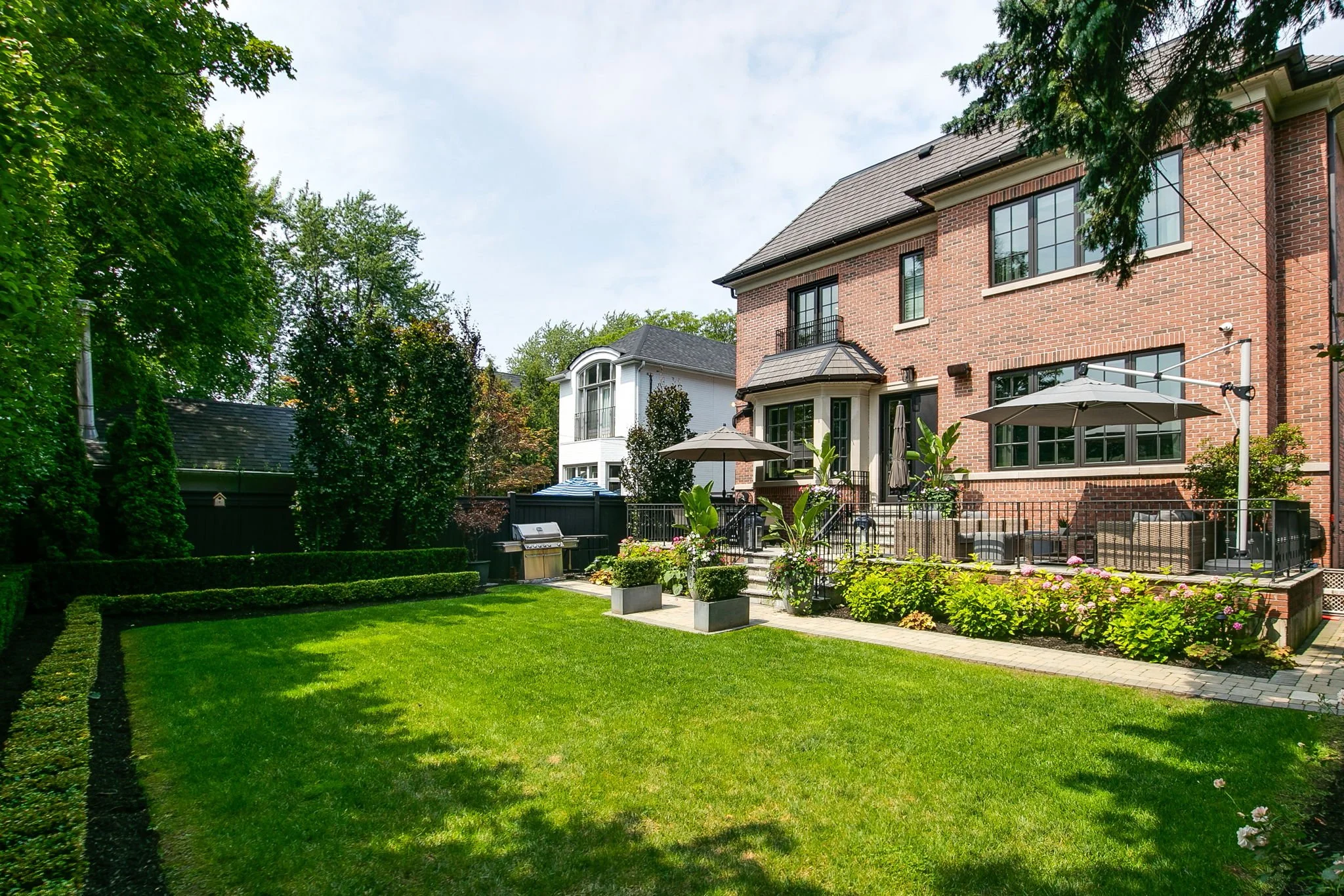 153-web-or-mls-74_002_Backyard.jpg