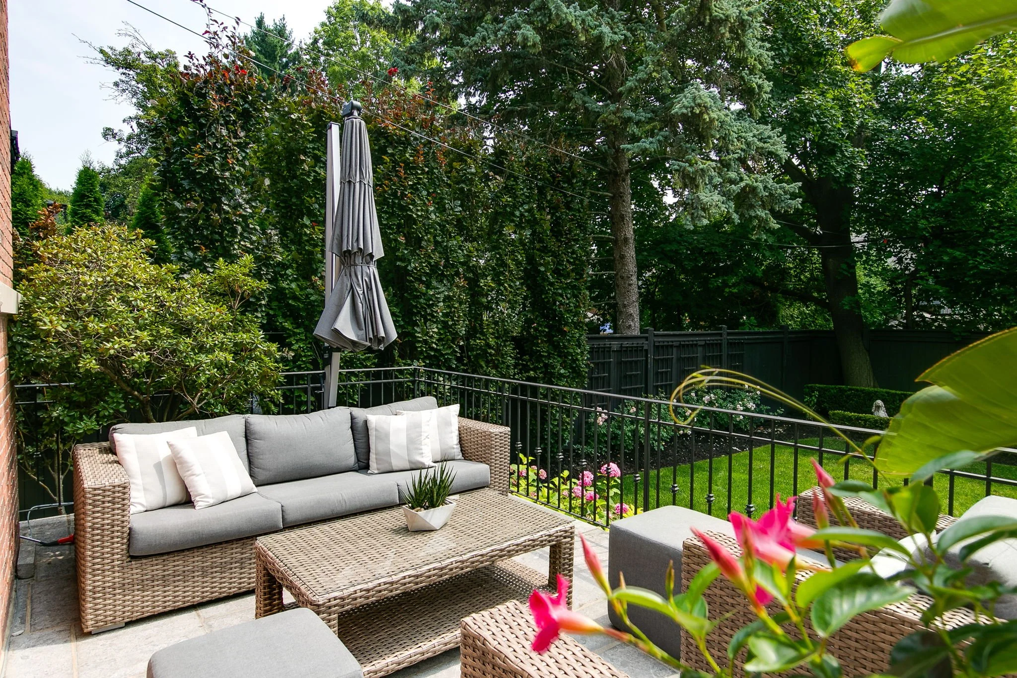 165-web-or-mls-77_006_Patio.jpg