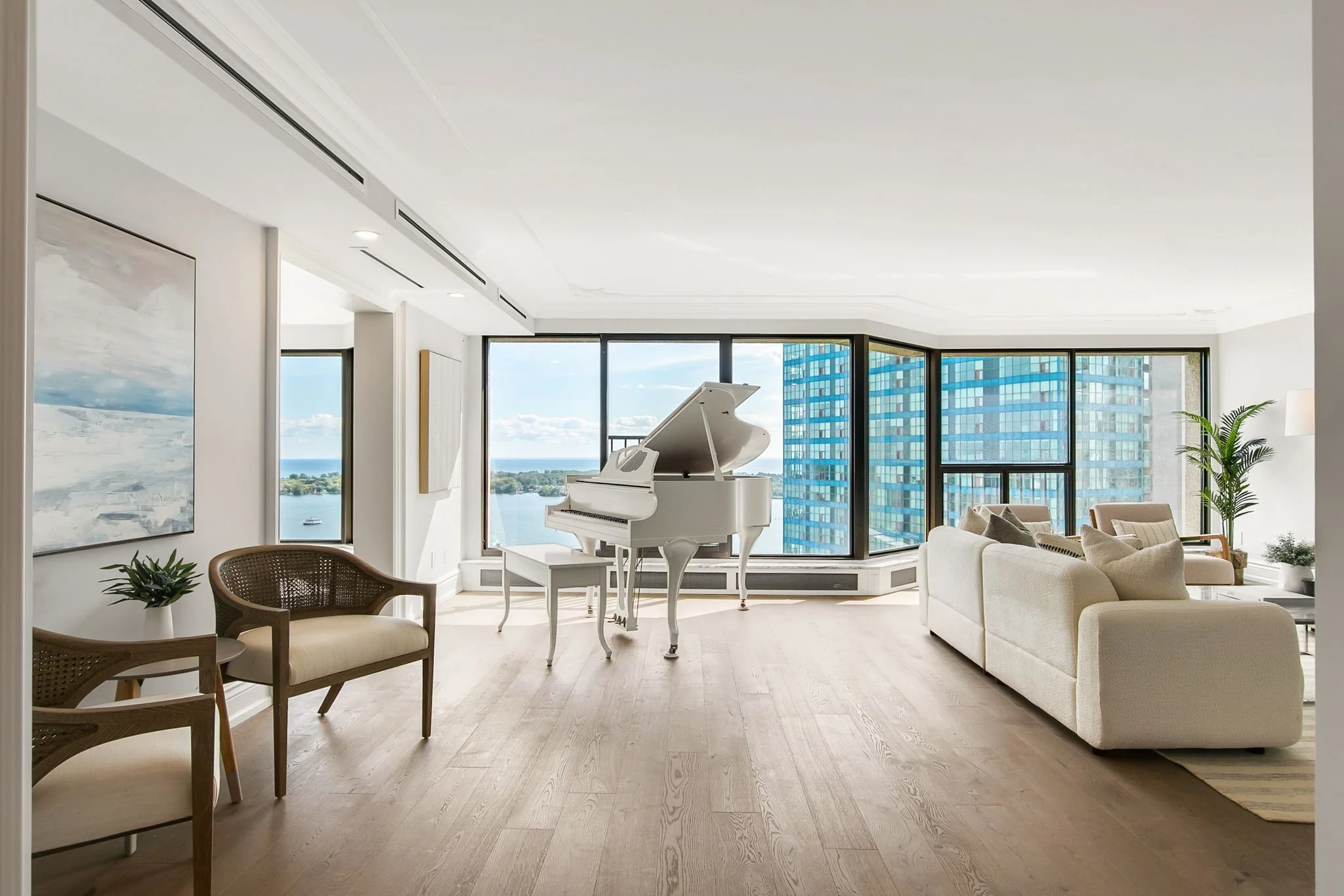 15-web-or-mls-8_001_Living Room.jpg