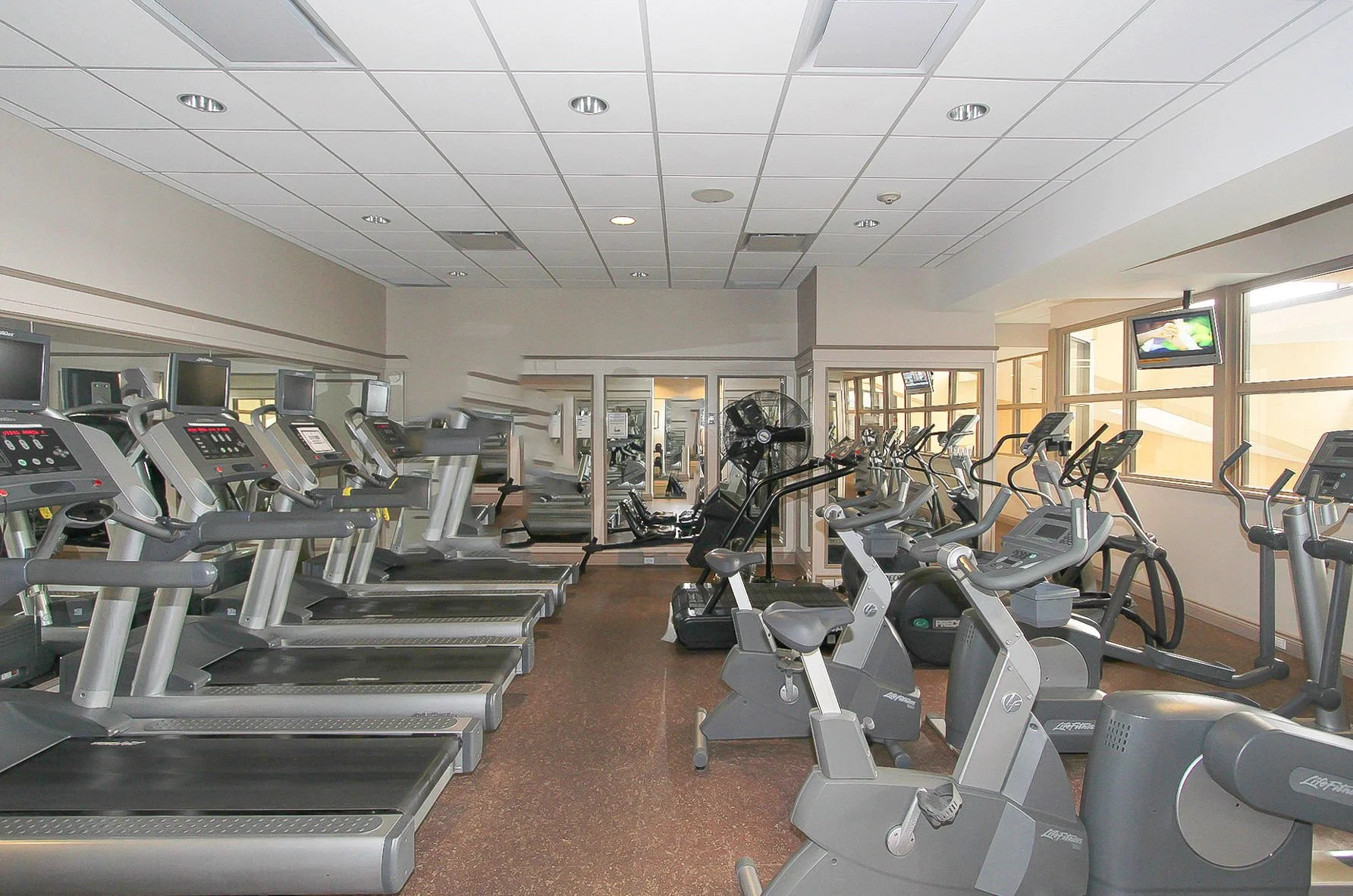84-web-or-mls-80_014_Amenities.jpg