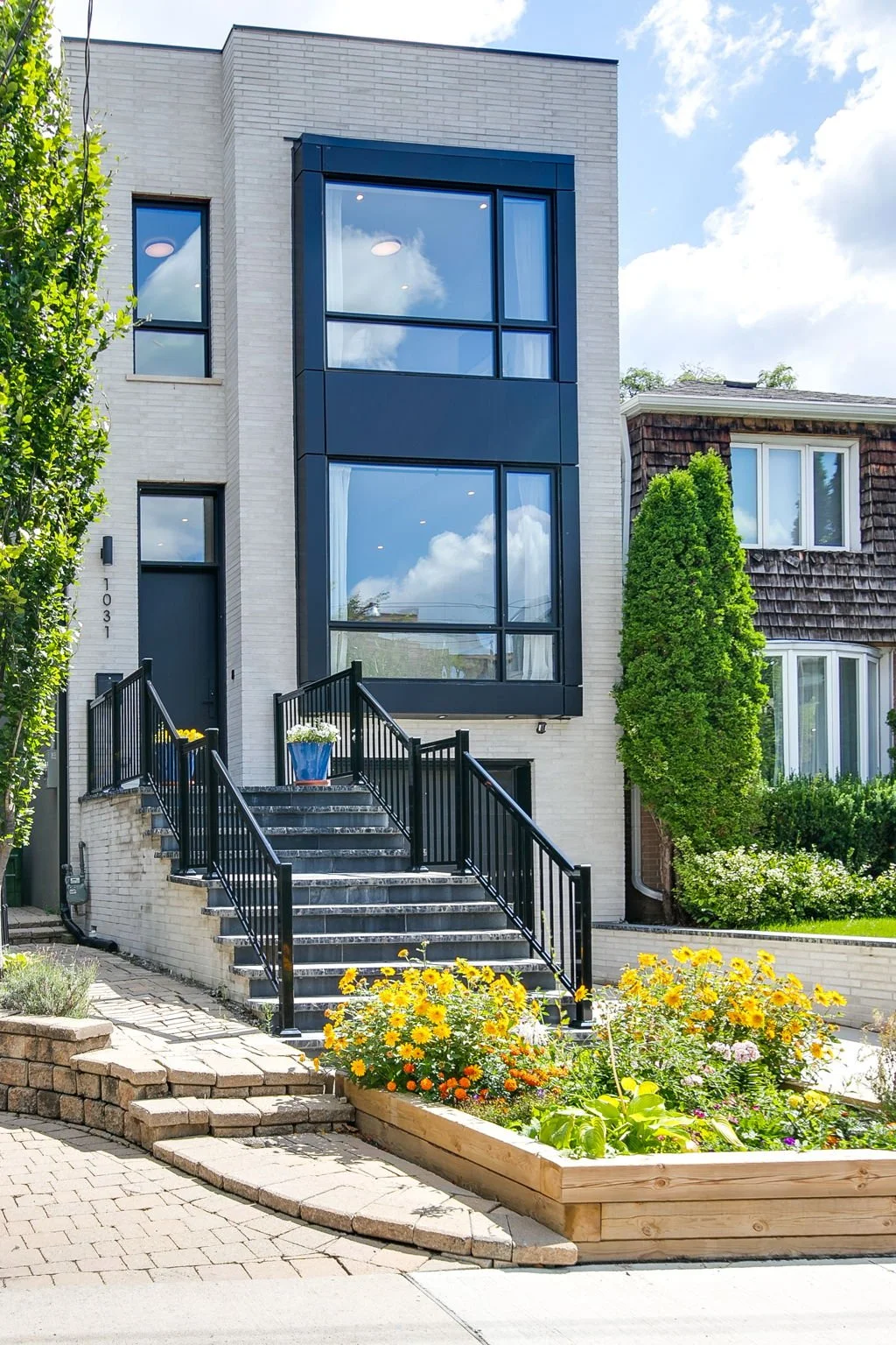 6-web-or-mls-1_006_Exterior Front.jpg