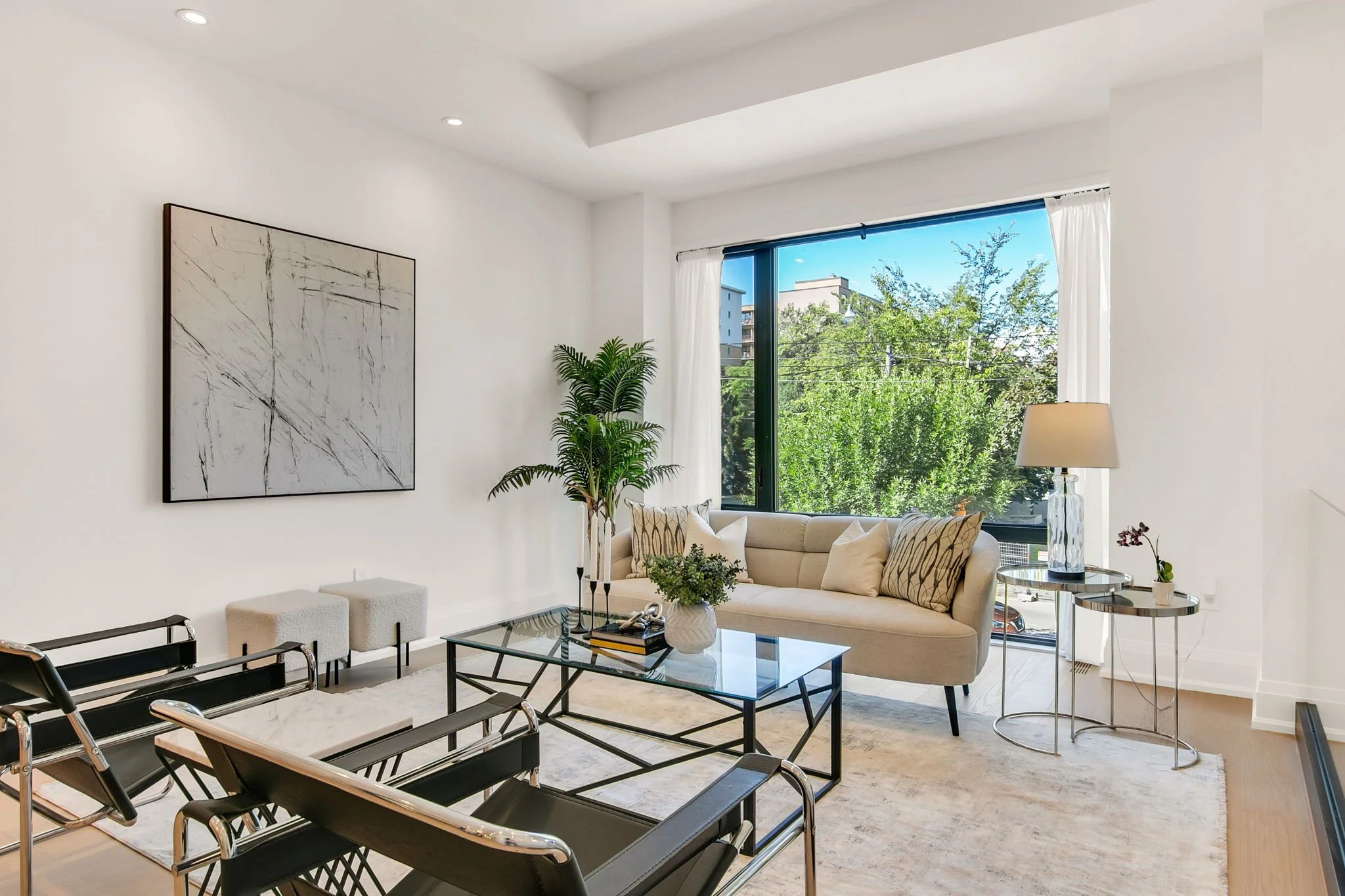 15-web-or-mls-8_003_Living Room.jpg