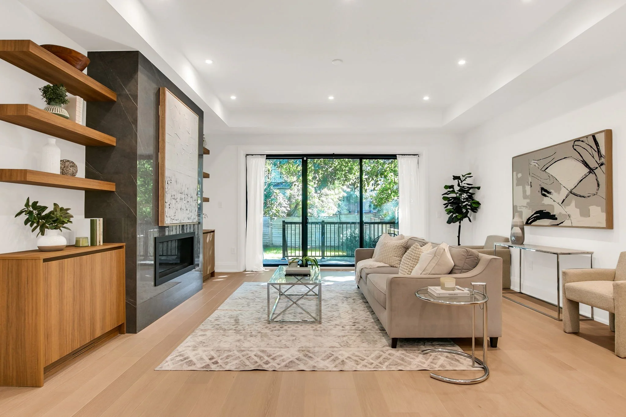 22-web-or-mls-9_001_Family Room.jpg