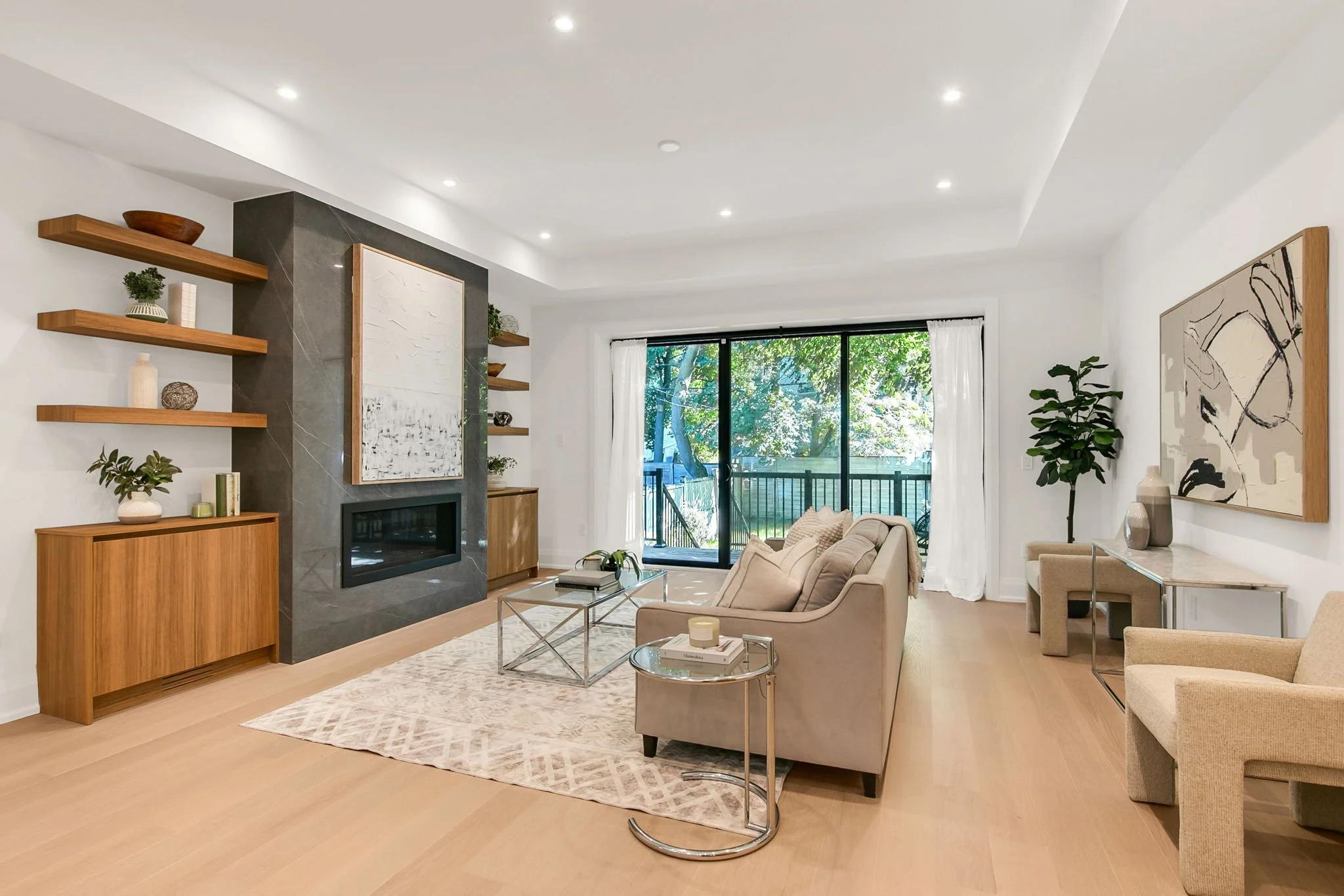 23-web-or-mls-9_002_Family Room.jpg
