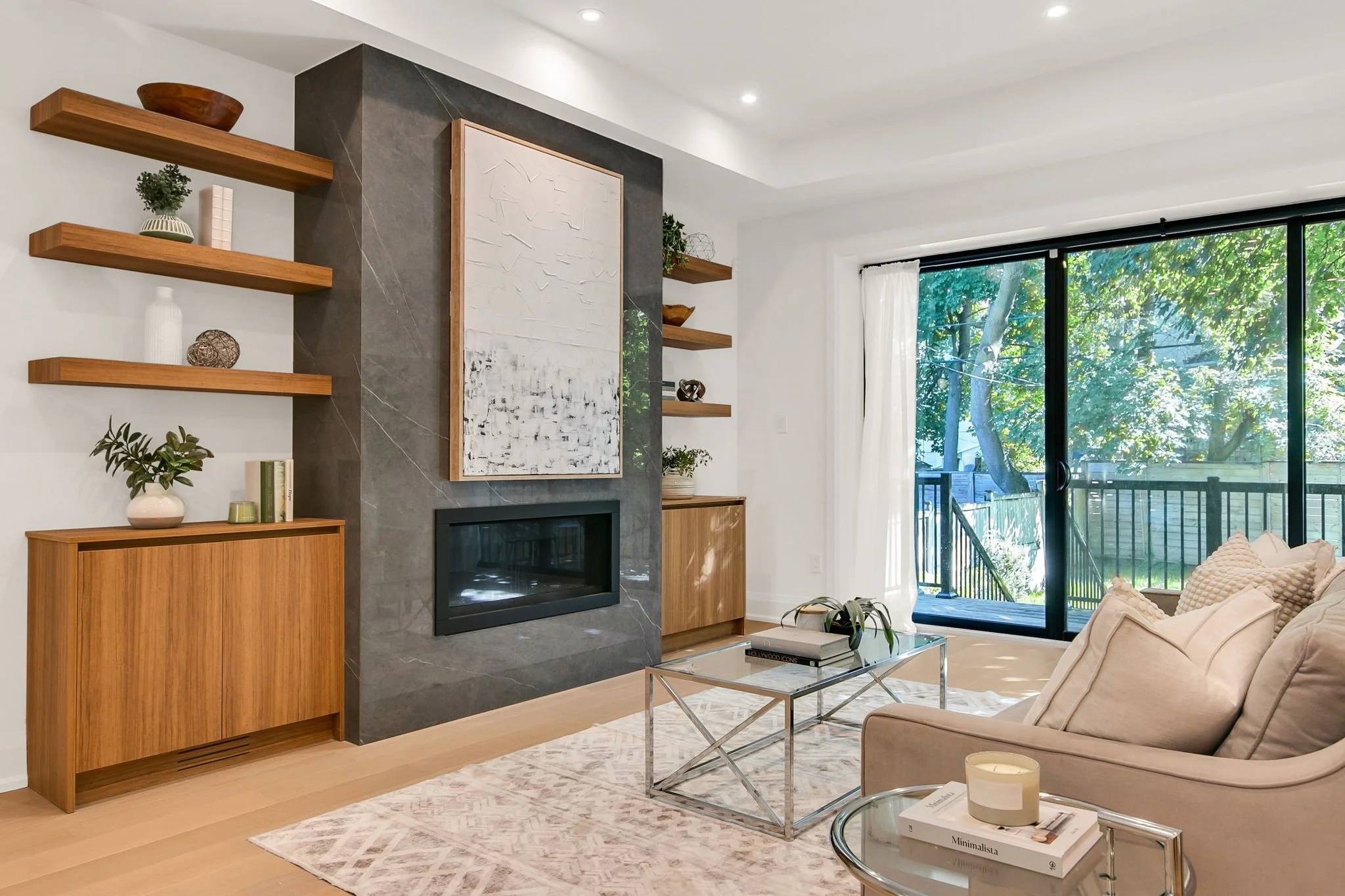 24-web-or-mls-9_003_Family Room.jpg