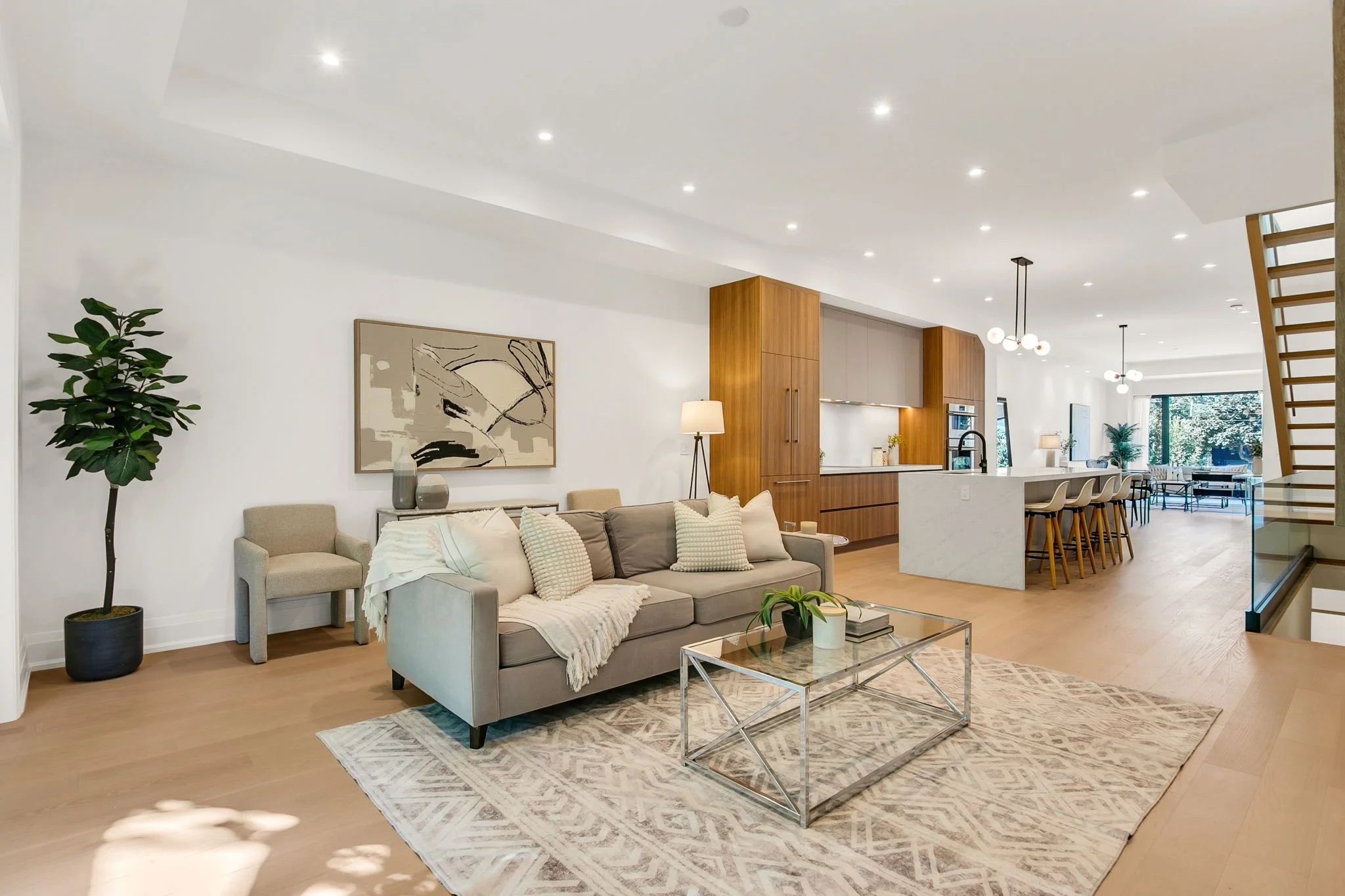 26-web-or-mls-9_005_Family Room.jpg