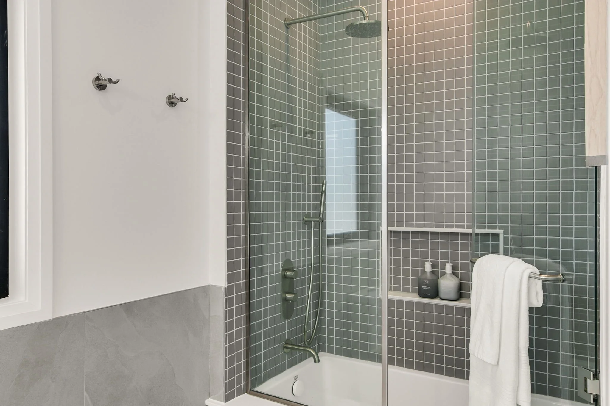 83-web-or-mls-44_002_Bathroom.jpg