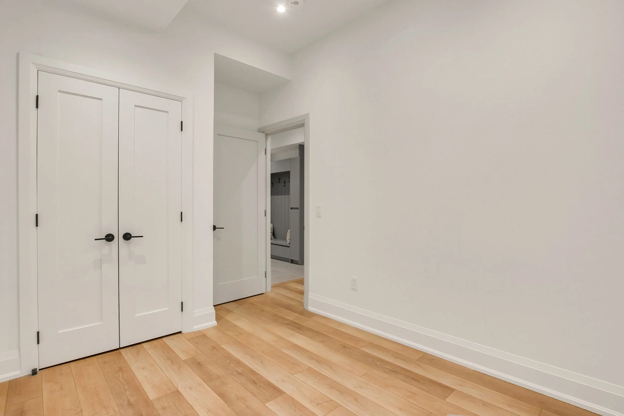 96-web-or-mls-60_019_Lower Level.jpg