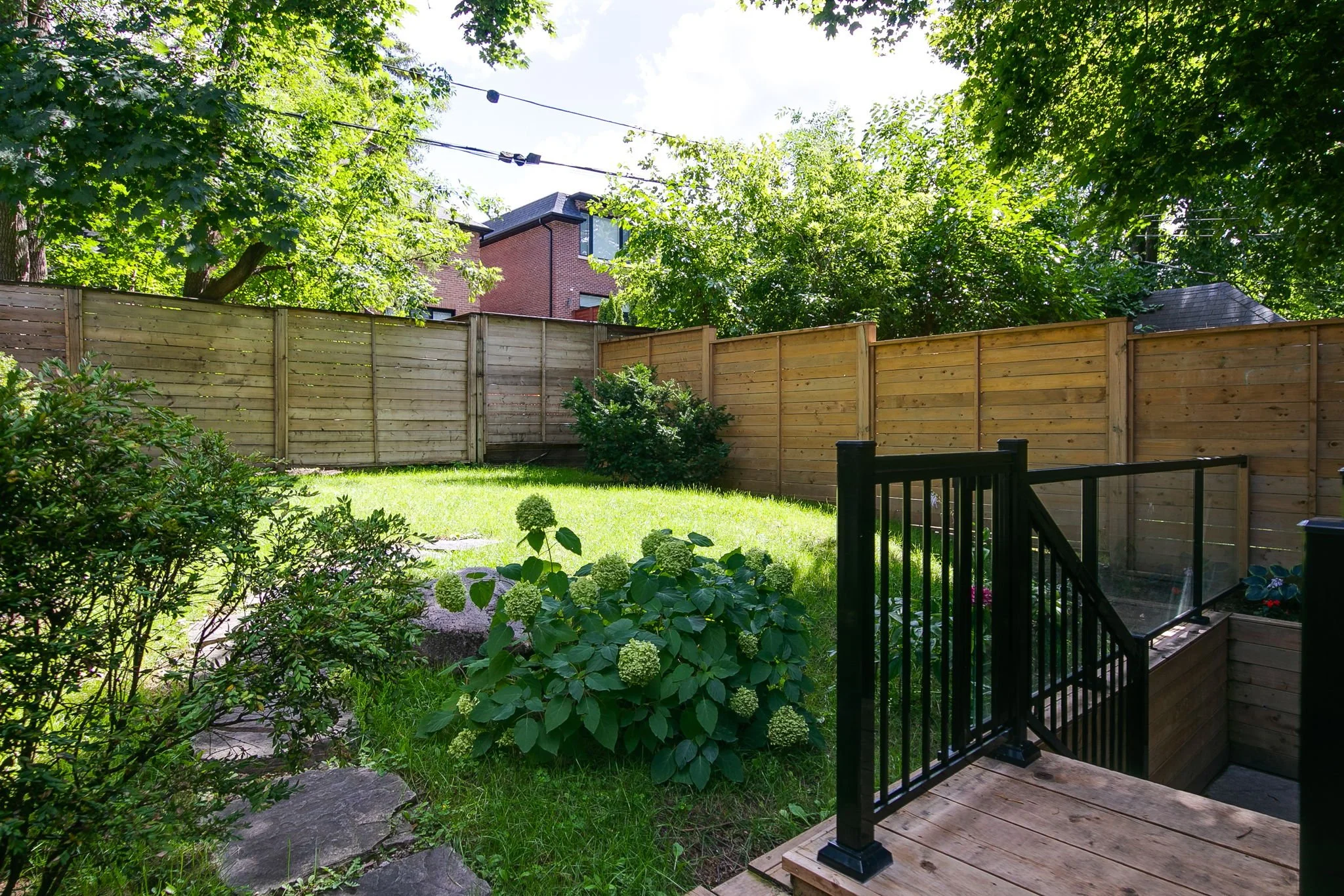 102-web-or-mls-74_001_Backyard.jpg