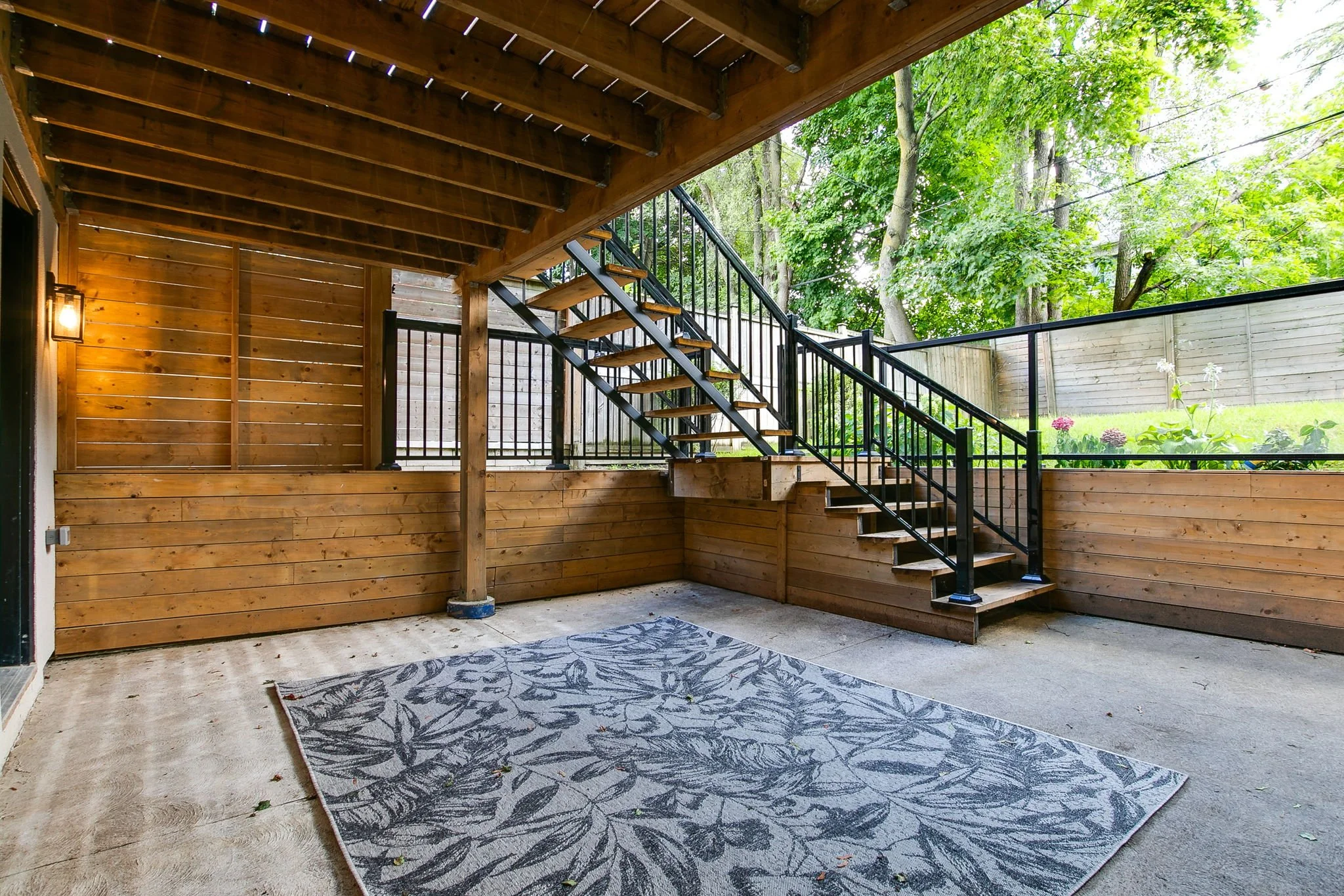 110-web-or-mls-74_009_Backyard.jpg