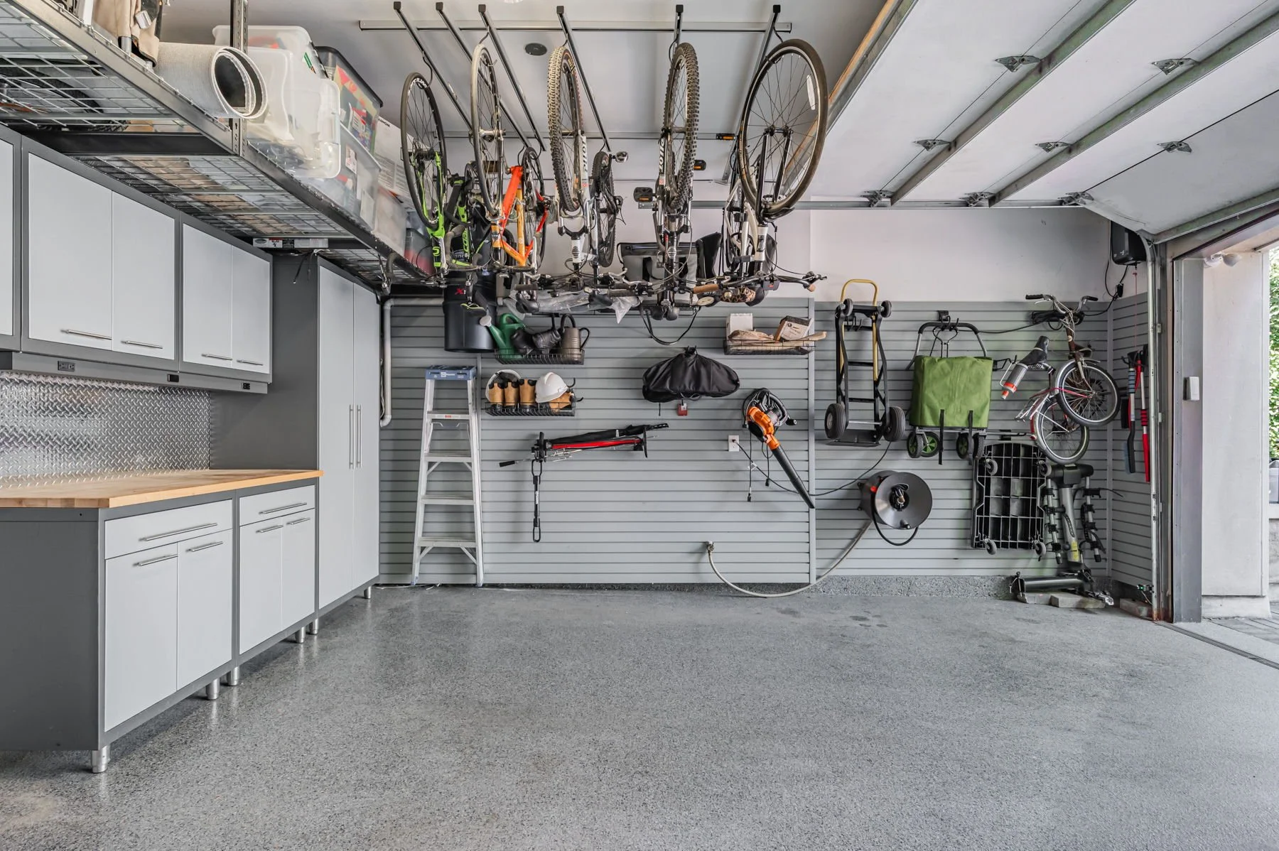 170-web-or-mls-179 Hillhurst Blvd-4.jpg