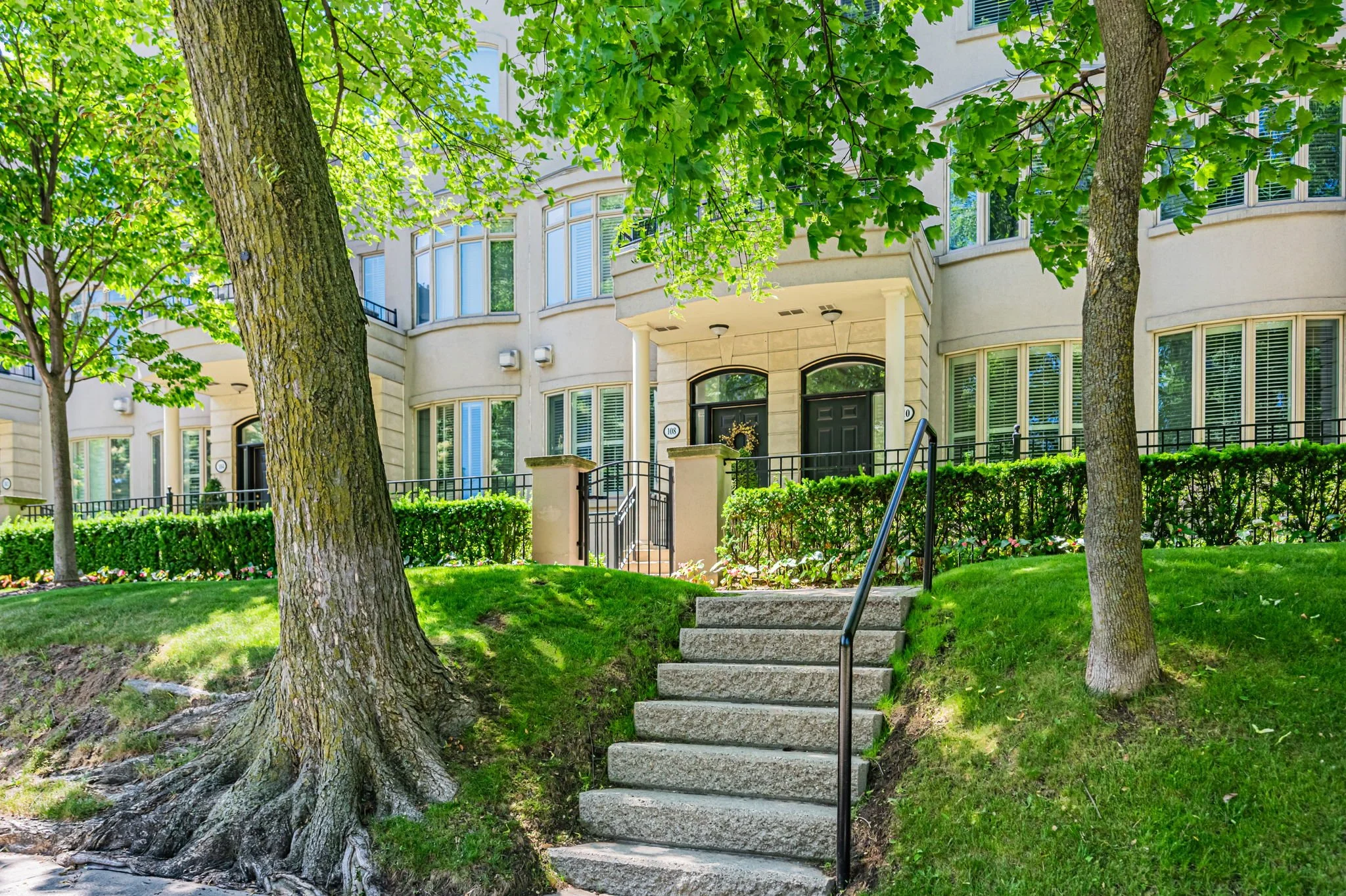 2-web-or-mls-108 Pleasant Blvd-4.jpg