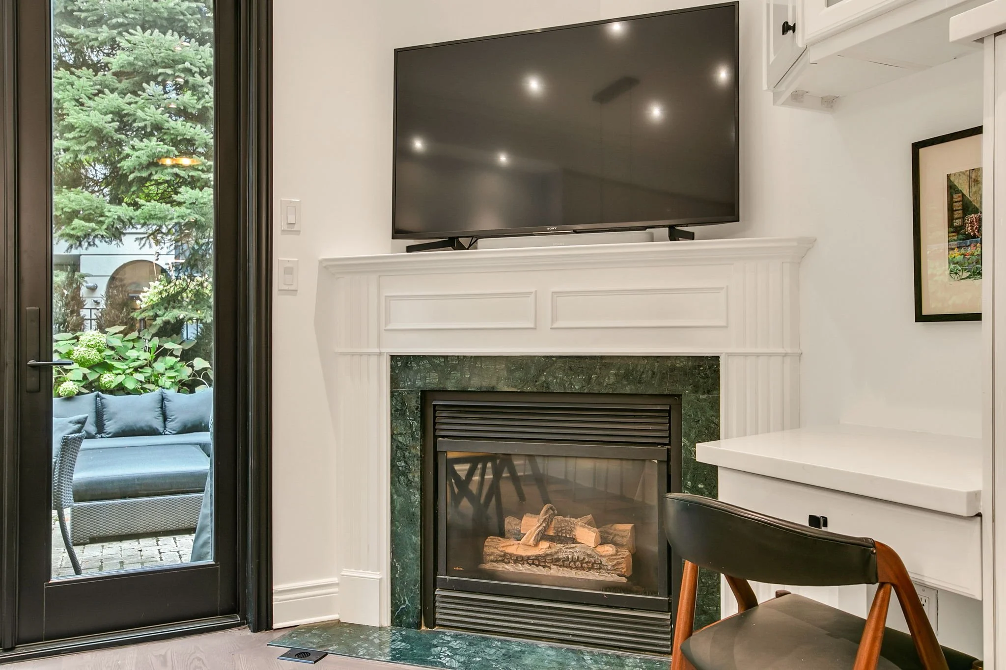 33-web-or-mls-17_005_Breakfast Area.jpg