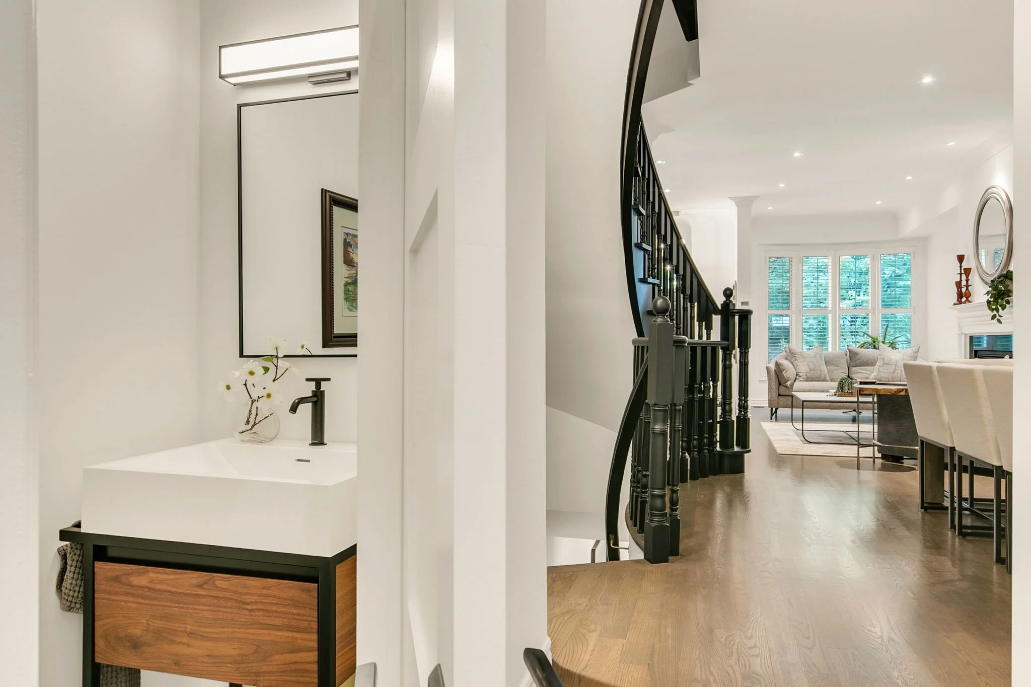 35-web-or-mls-20_002_Powder Room.jpg