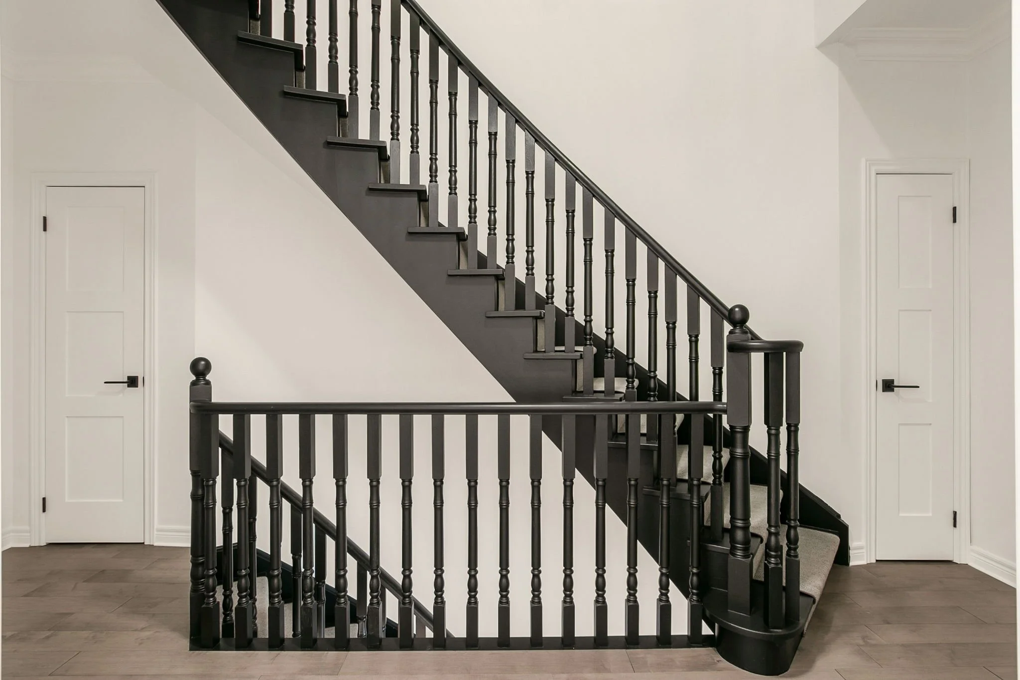 53-web-or-mls-23_016_Upper Hallway.jpg
