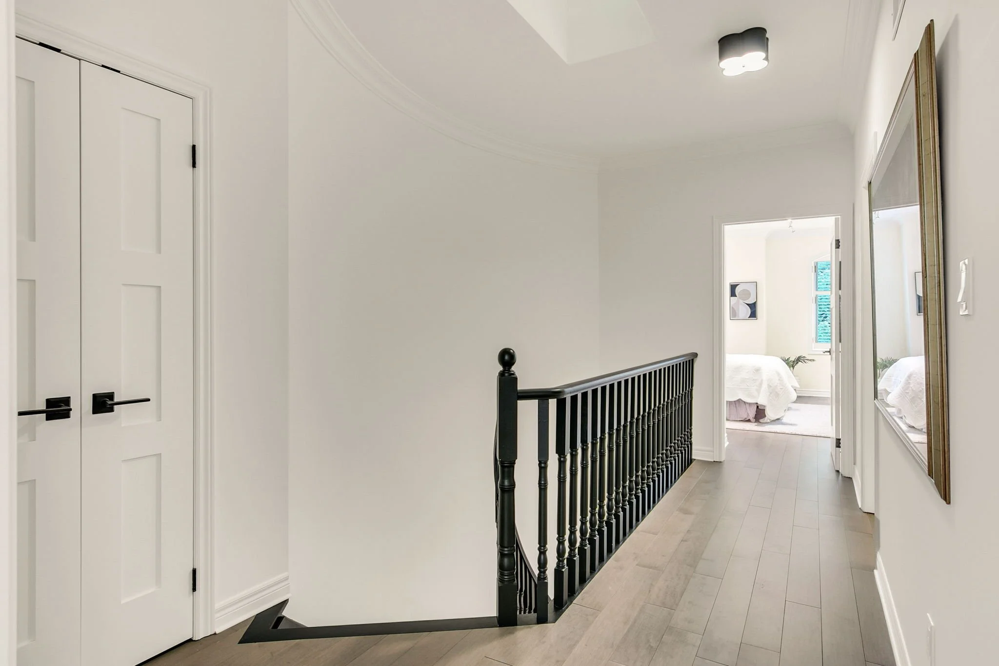 54-web-or-mls-23_003_Upper Hallway.jpg