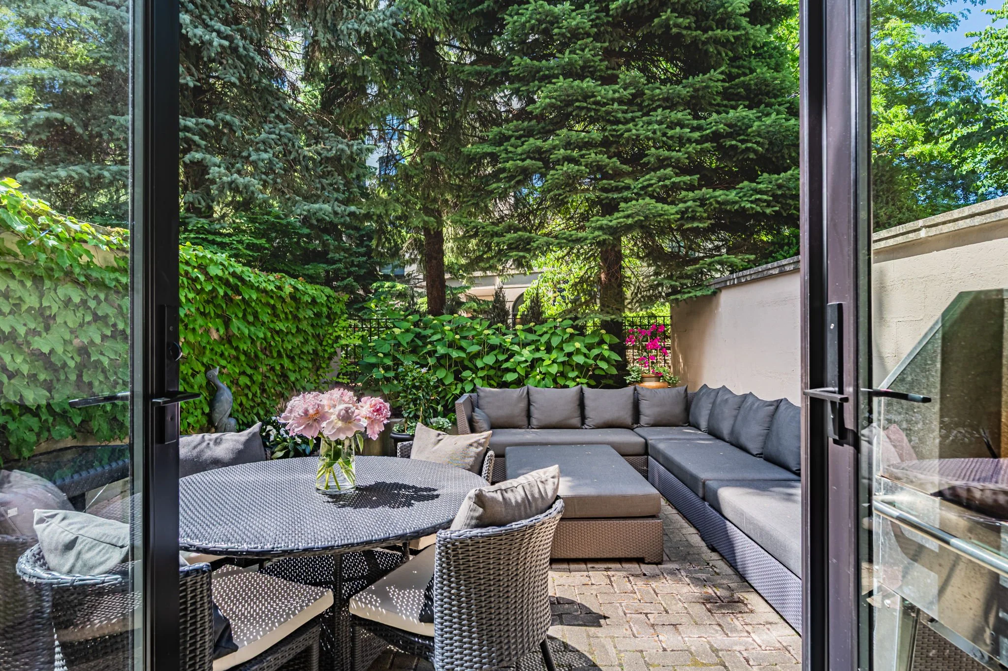 72-web-or-mls-108 Pleasant Blvd-9.jpg