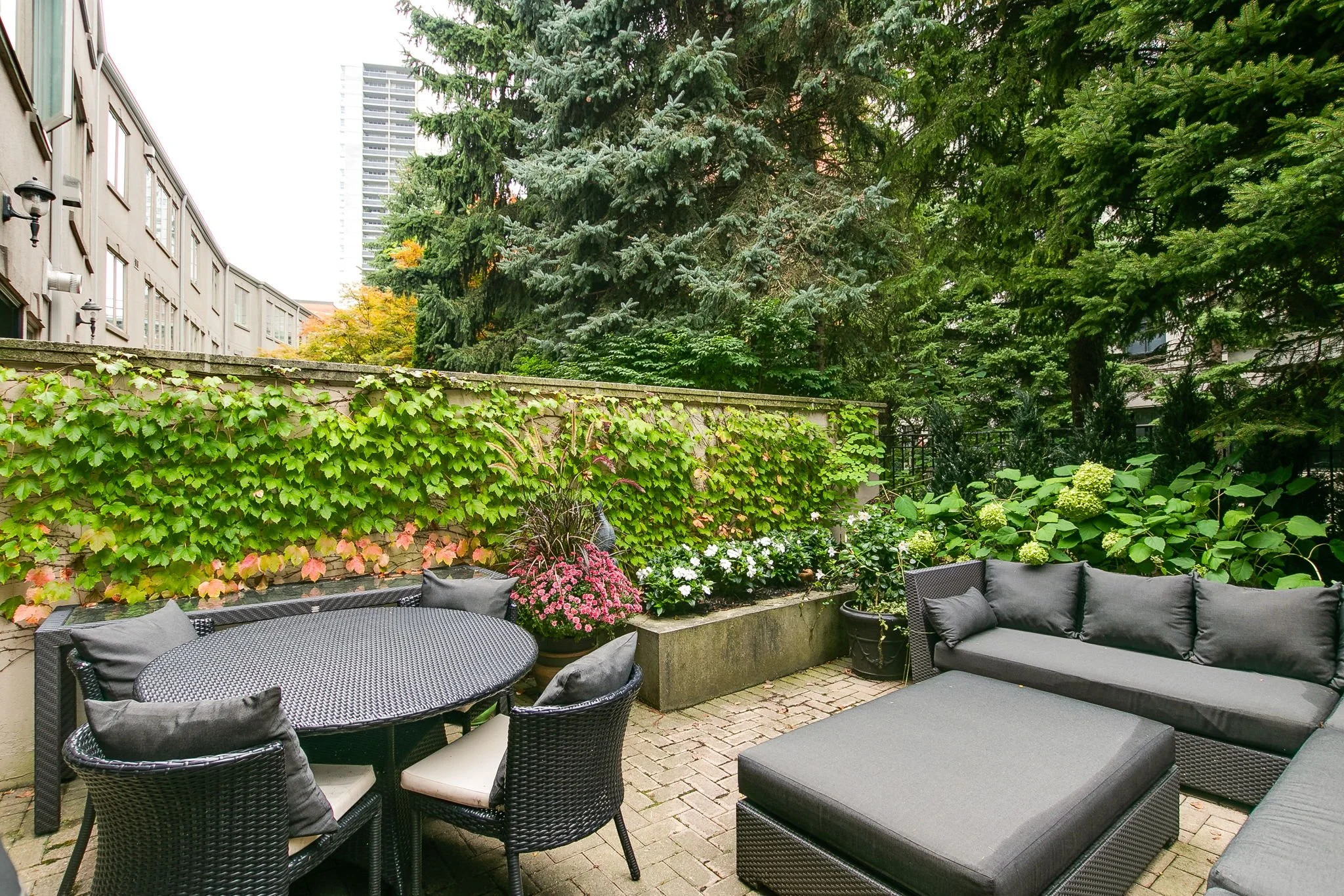 74-web-or-mls-74_008_Backyard.jpg