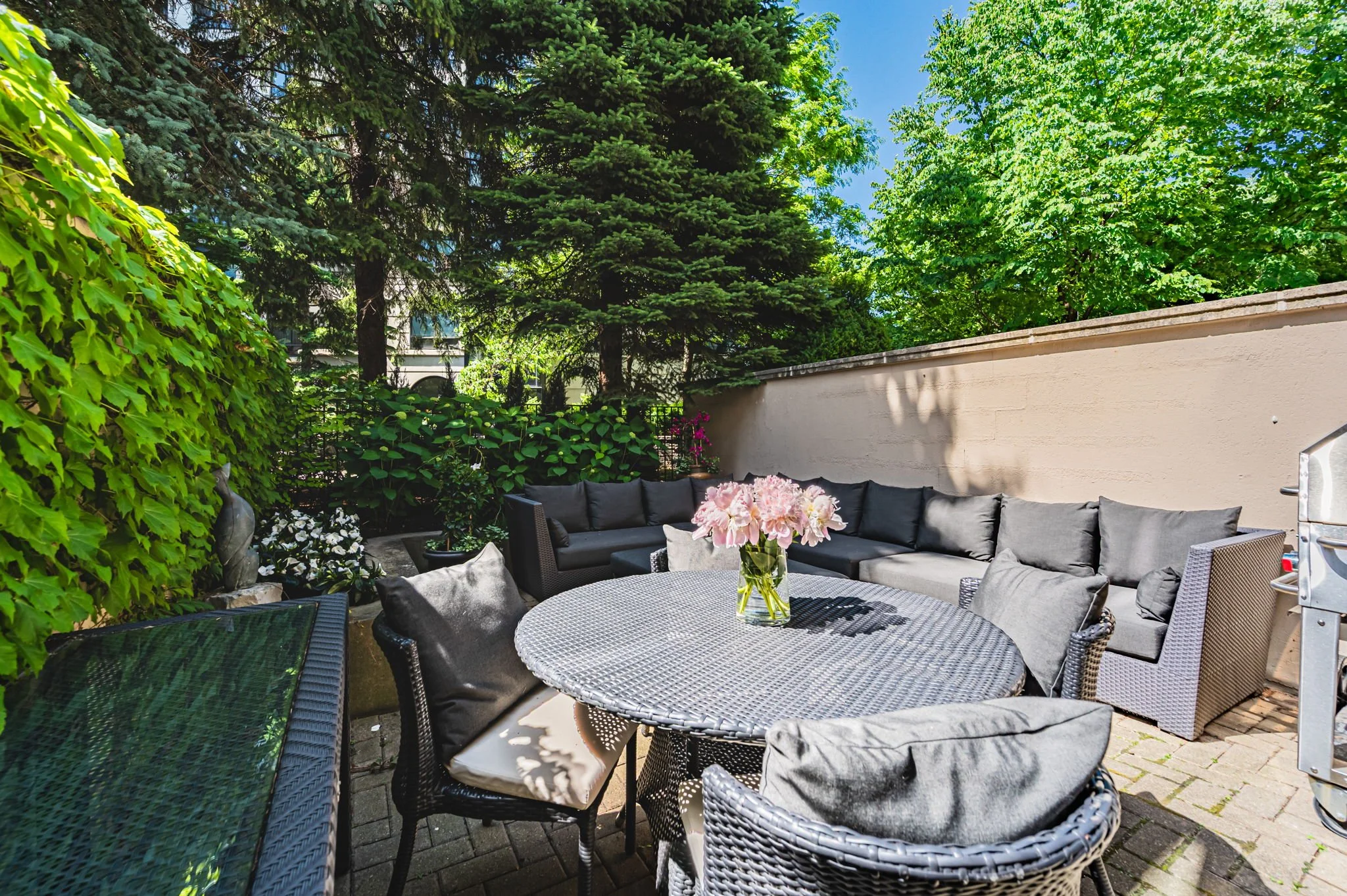 75-web-or-mls-108 Pleasant Blvd-10.jpg