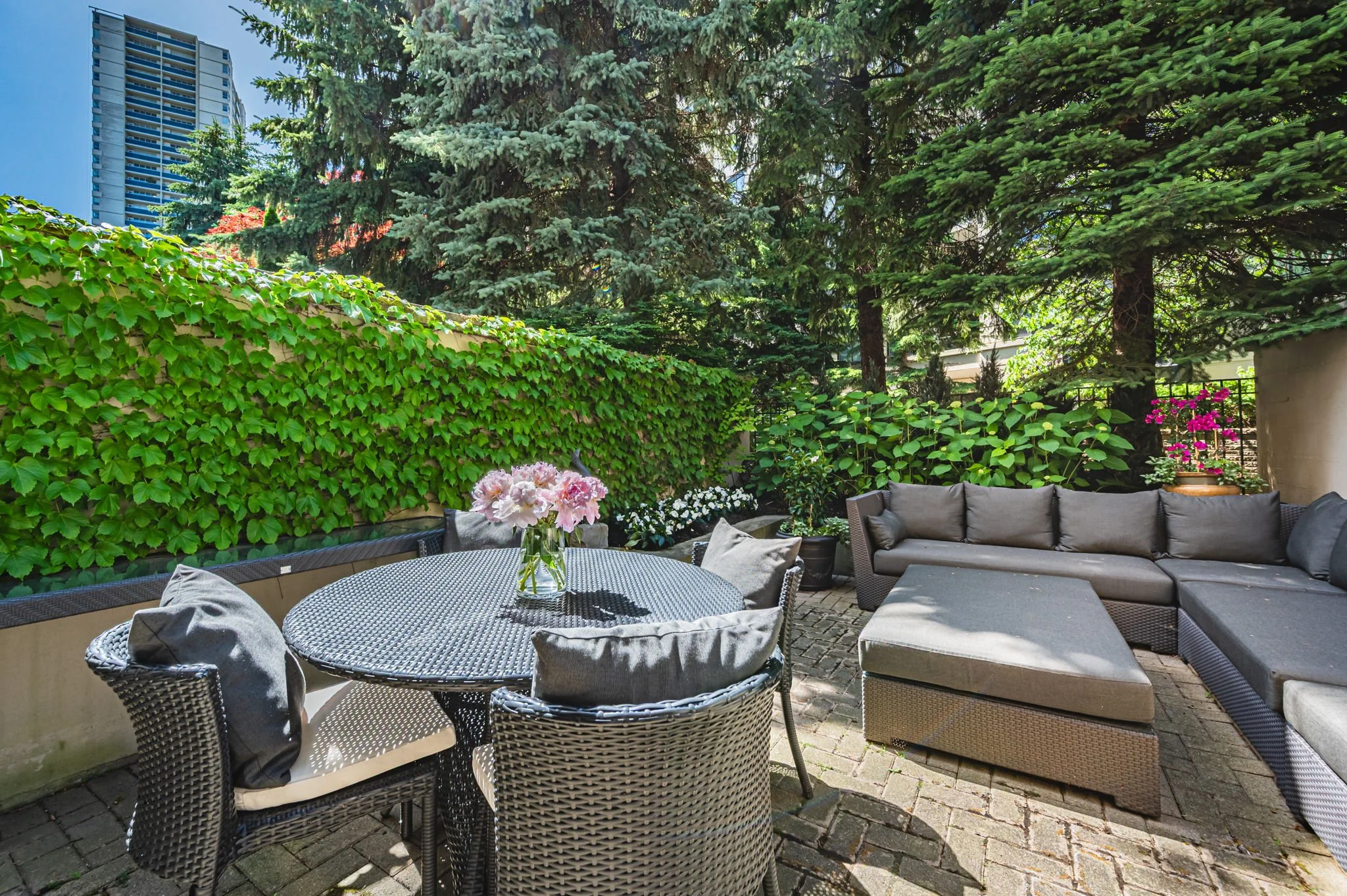 78-web-or-mls-108 Pleasant Blvd-15.jpg