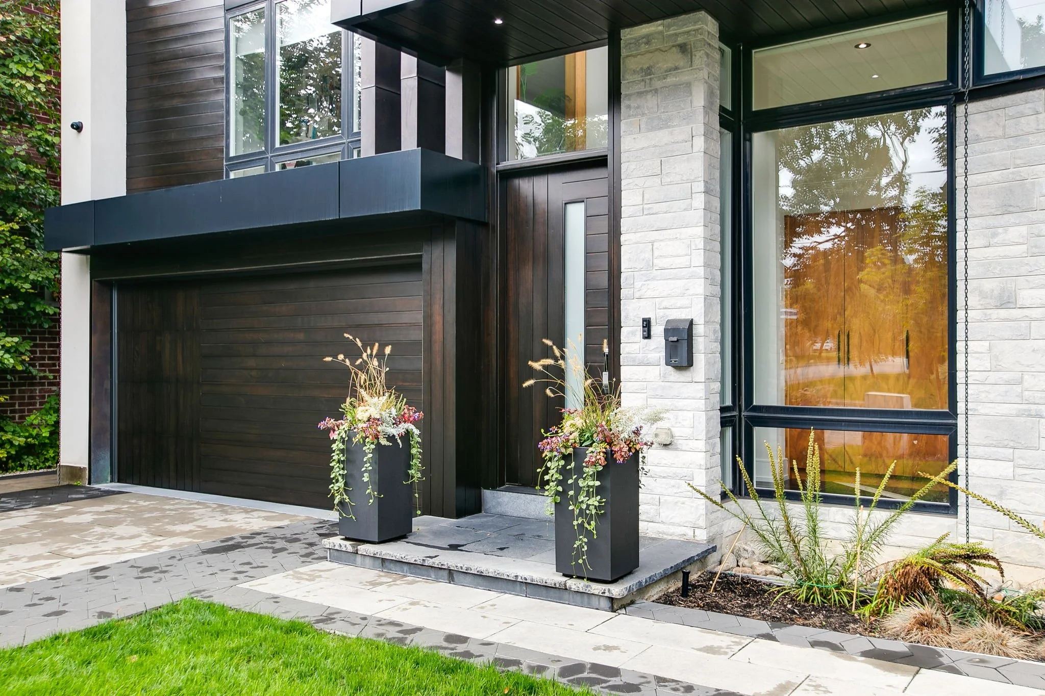 7-web-or-mls-1_006_Exterior Front.jpg