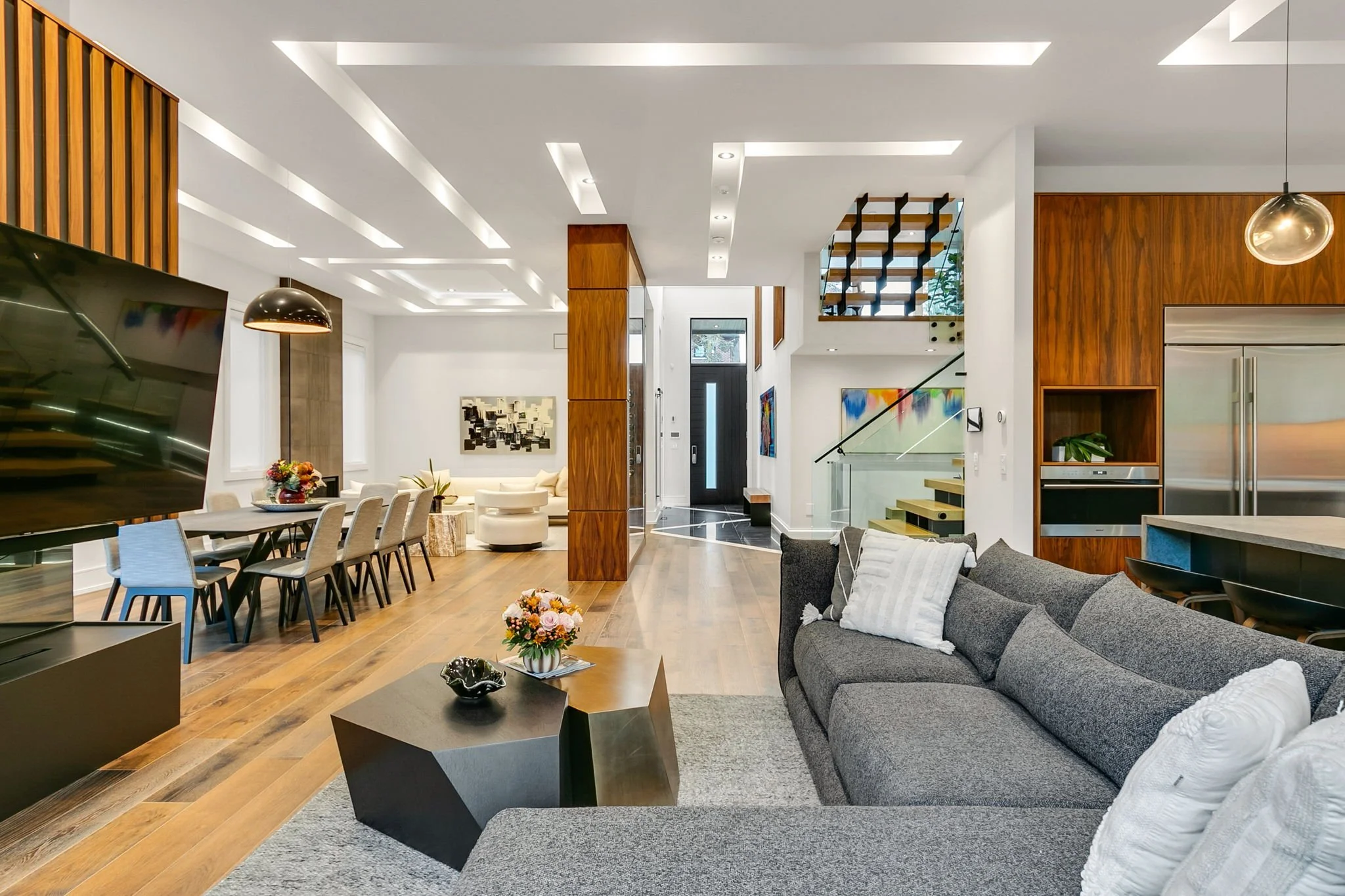 42-web-or-mls-9_005_Family Room.jpg