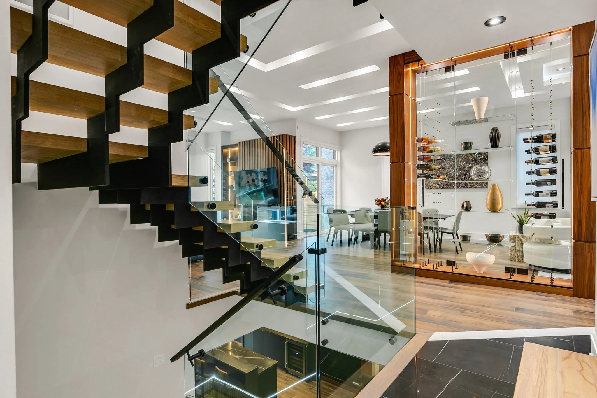 78-web-or-mls-21_002_Staircase.jpg