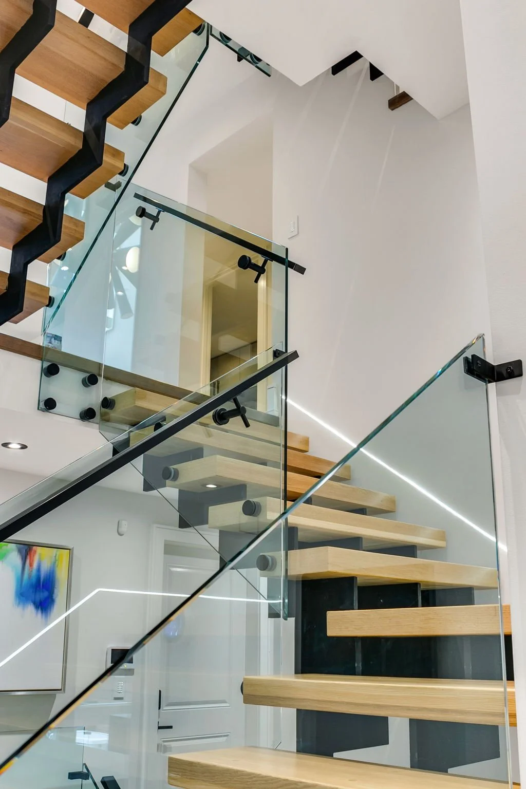 81-web-or-mls-21_005_Staircase.jpg