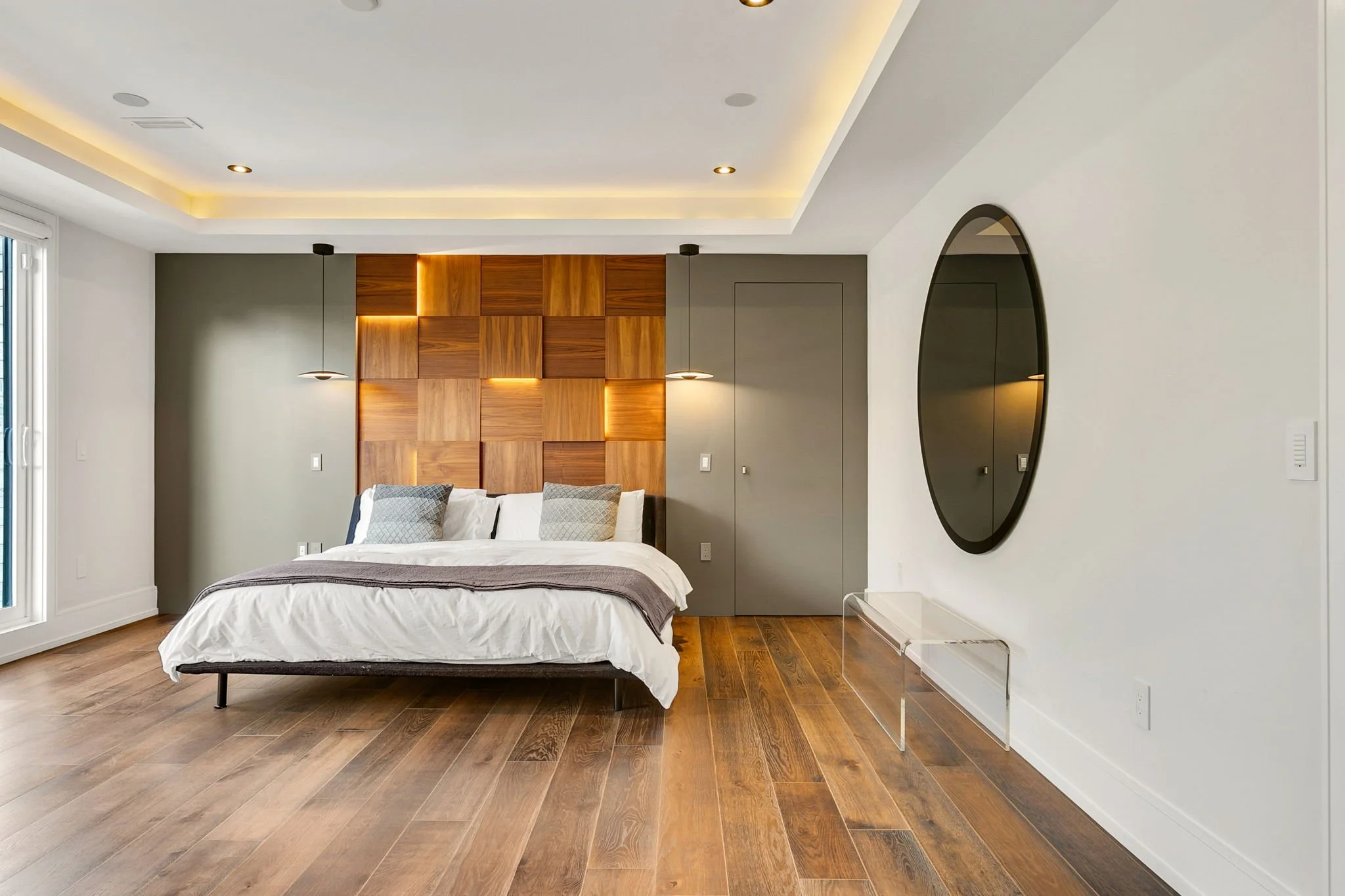 93-web-or-mls-26_004_Primary Bedroom.jpg
