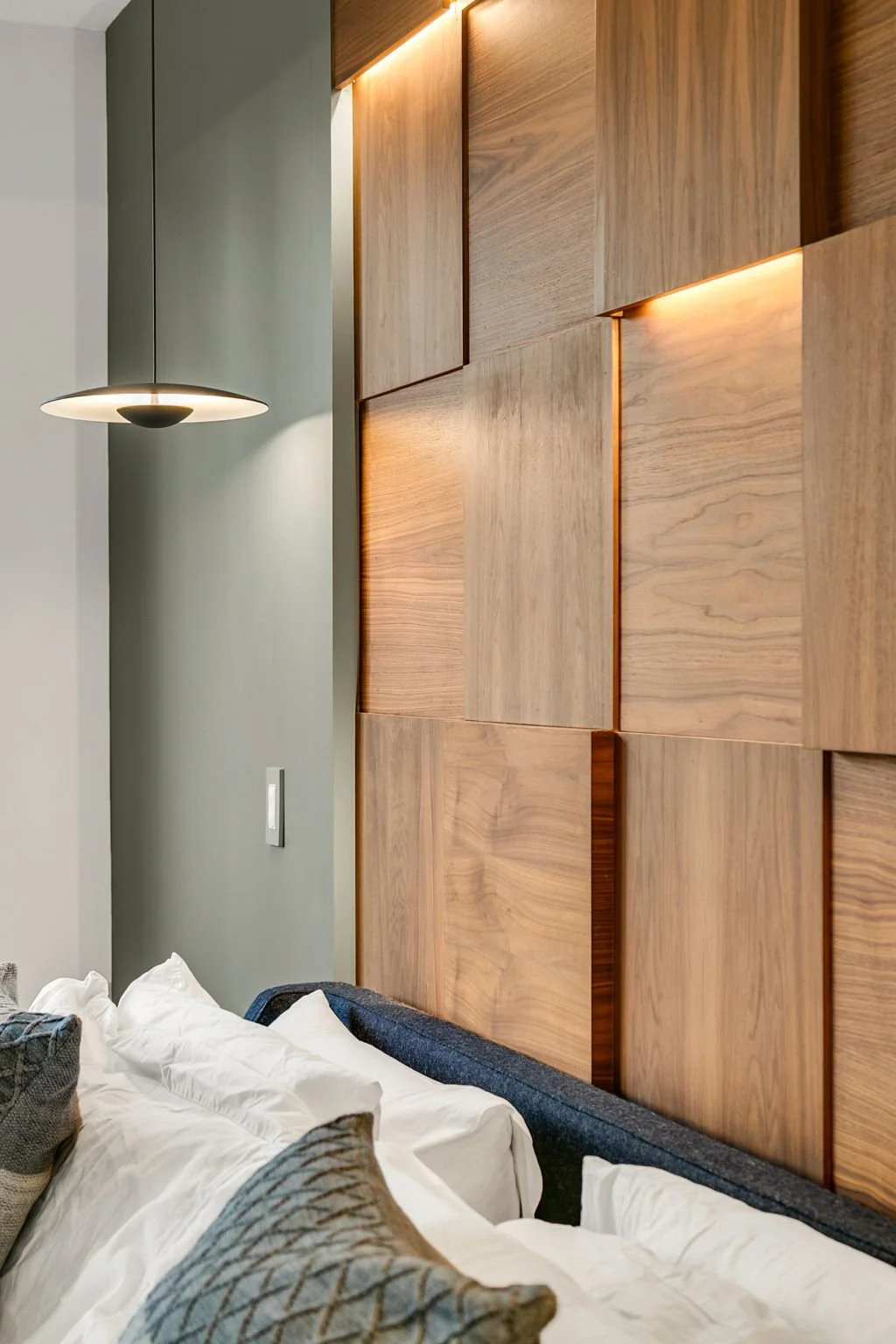 99-web-or-mls-26_012_Primary Bedroom.jpg
