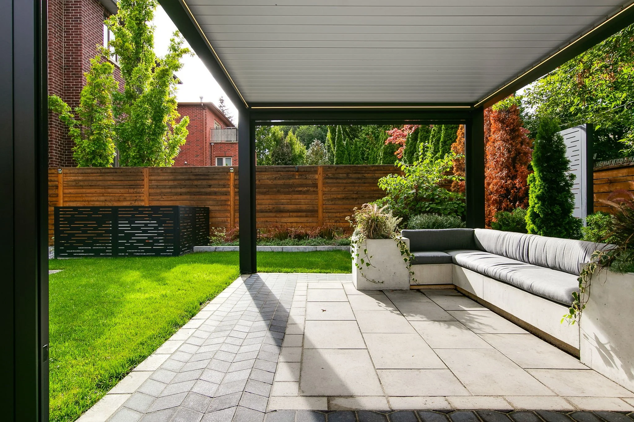 146-web-or-mls-74_002_Backyard.jpg