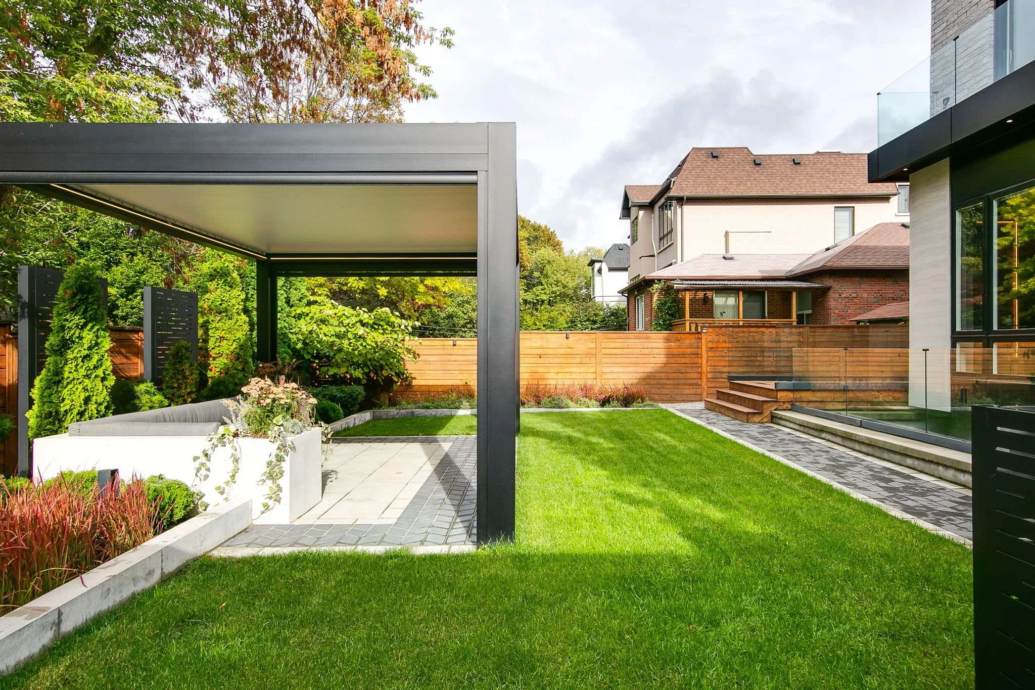 149-web-or-mls-74_005_Backyard.jpg
