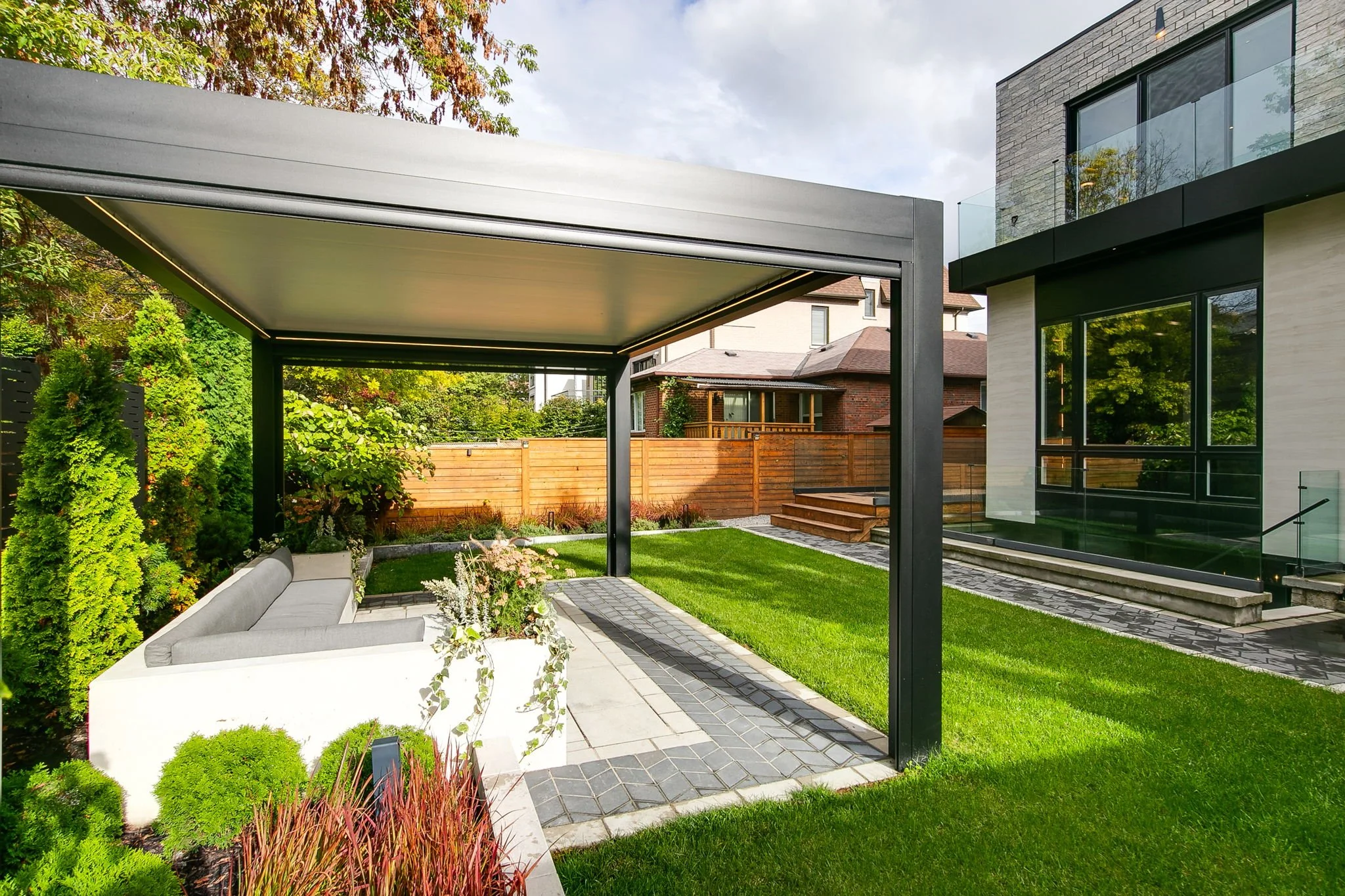 150-web-or-mls-74_006_Backyard.jpg
