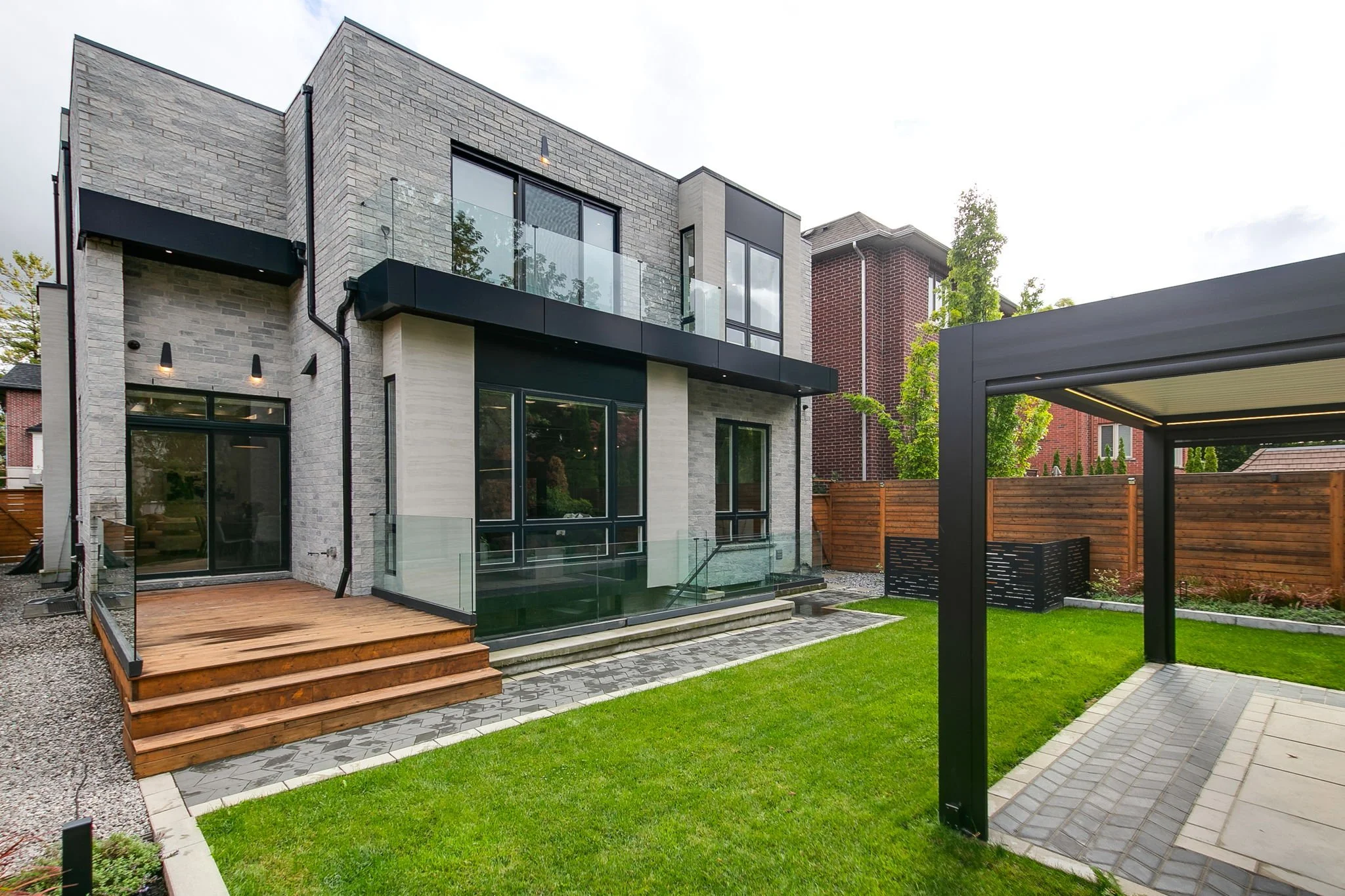 152-web-or-mls-74_008_Backyard.jpg
