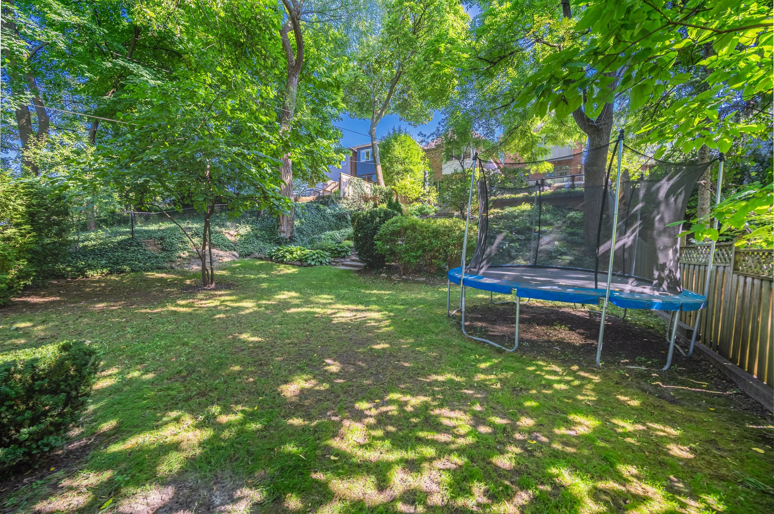 298 Erskine Ave-14.jpg