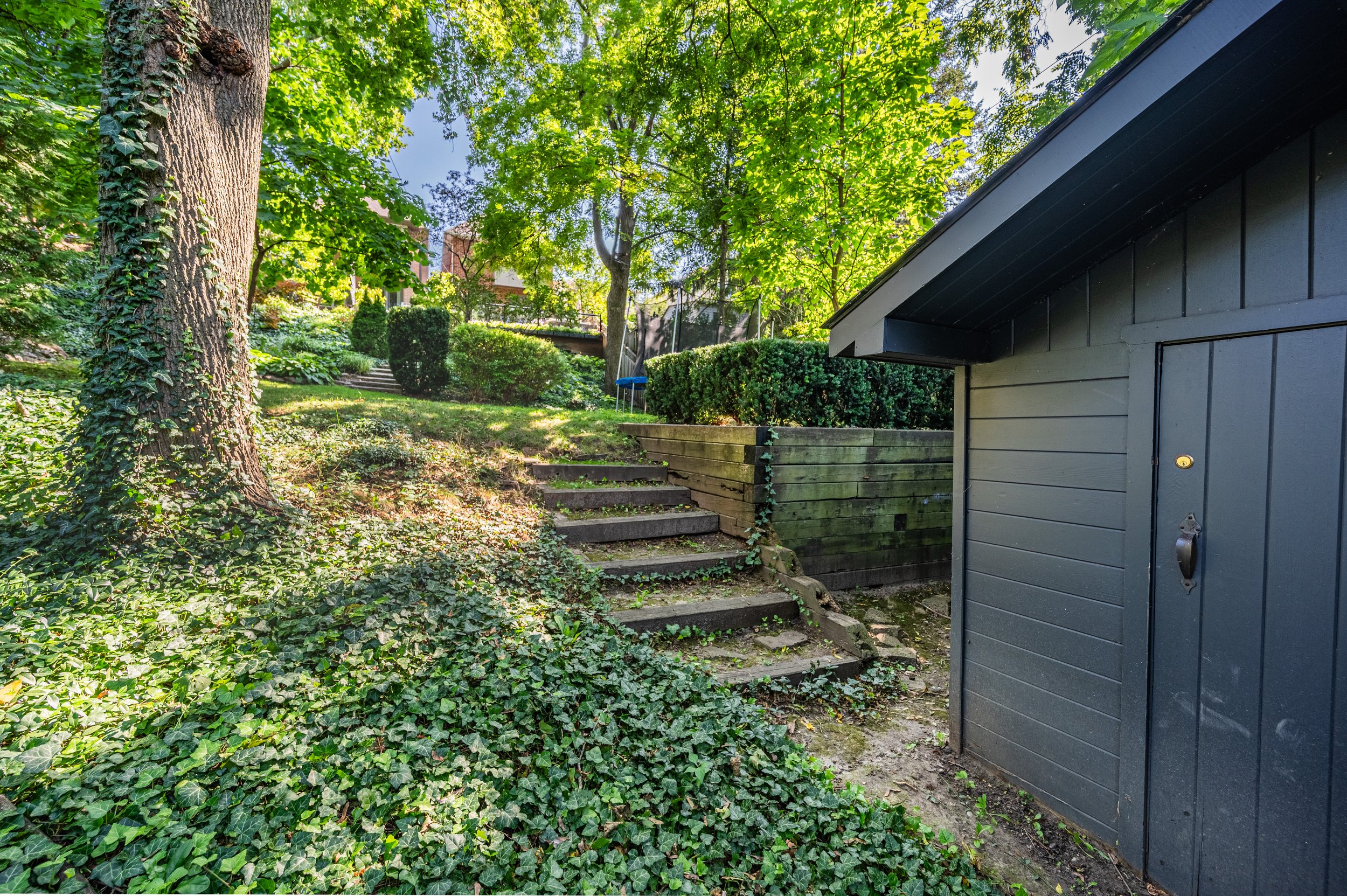 298 Erskine Ave-16.jpg