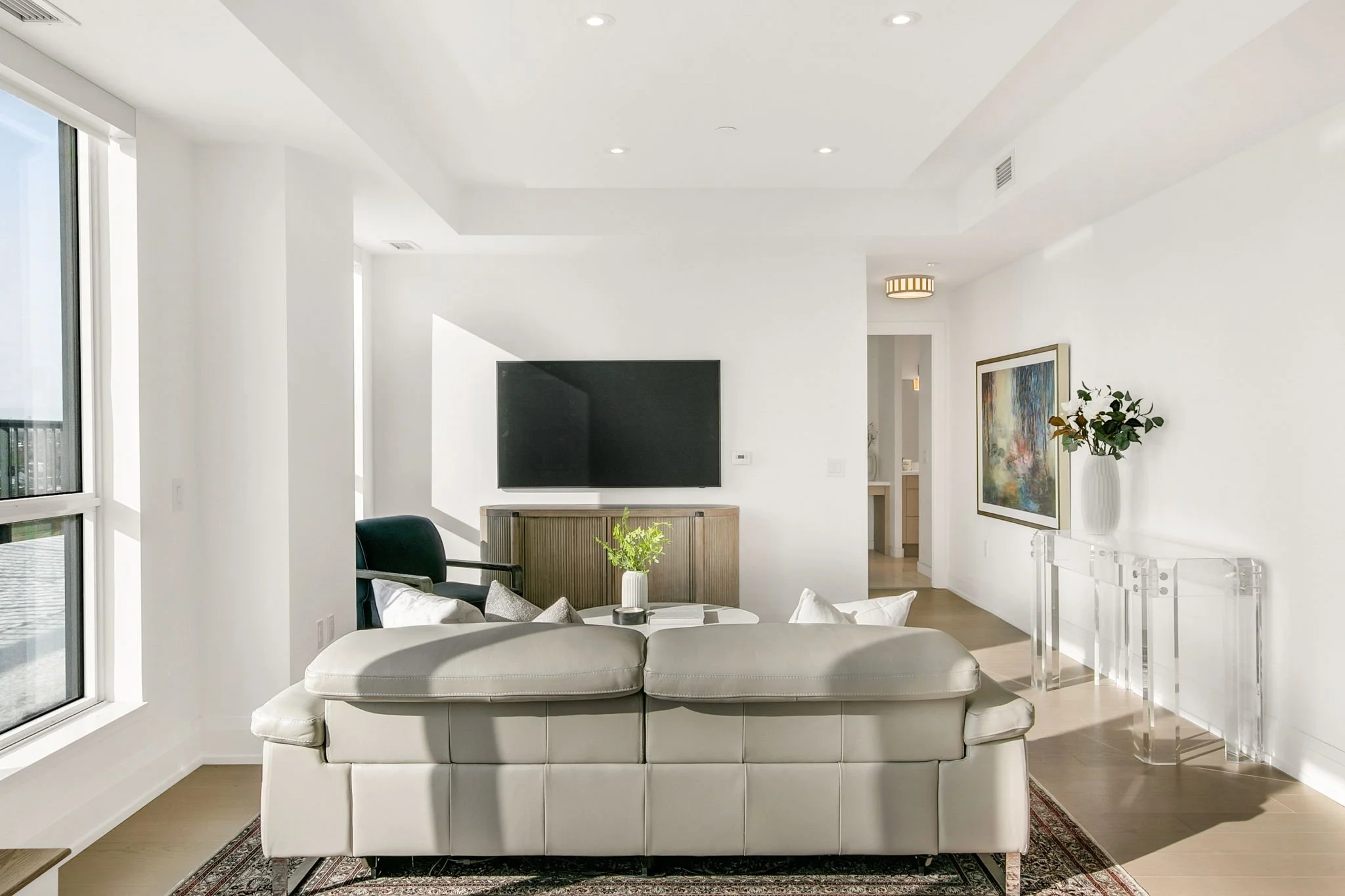 20-web-or-mls-8_006_Living Room.jpg