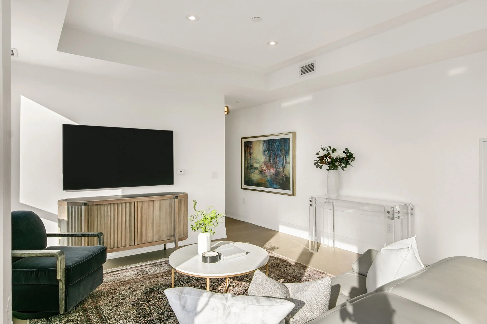 21-web-or-mls-8_007_Living Room.jpg