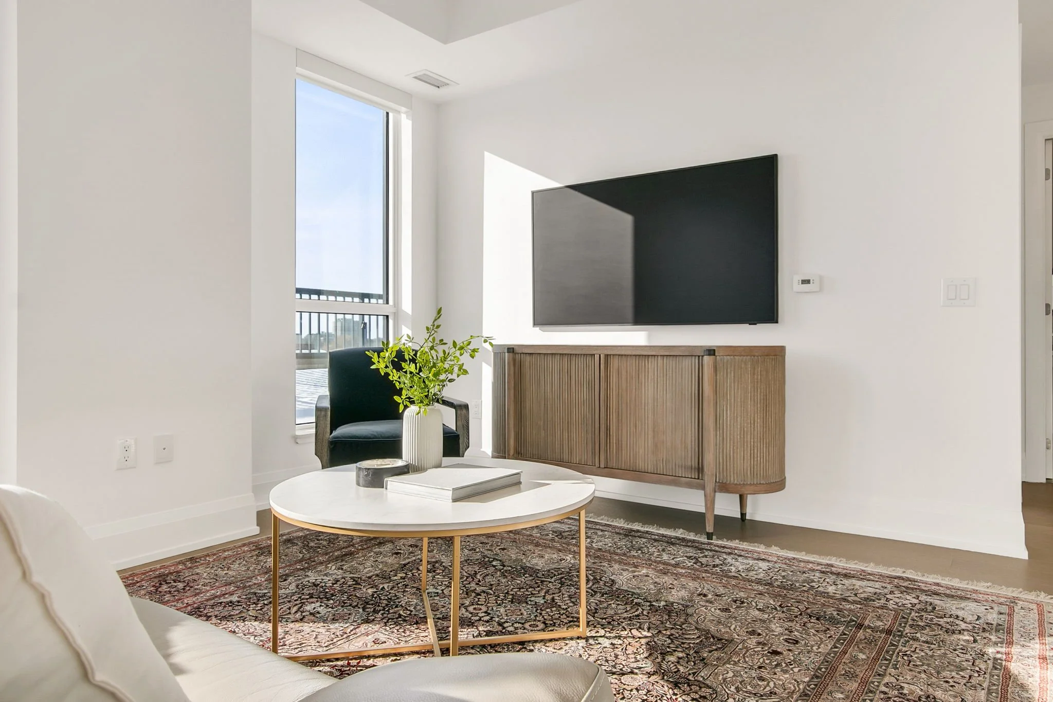 24-web-or-mls-8_010_Living Room.jpg