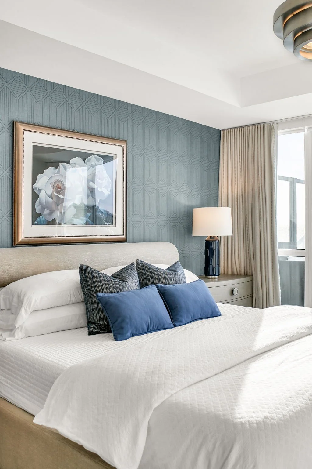 60-web-or-mls-26_016_Primary Bedroom.jpg