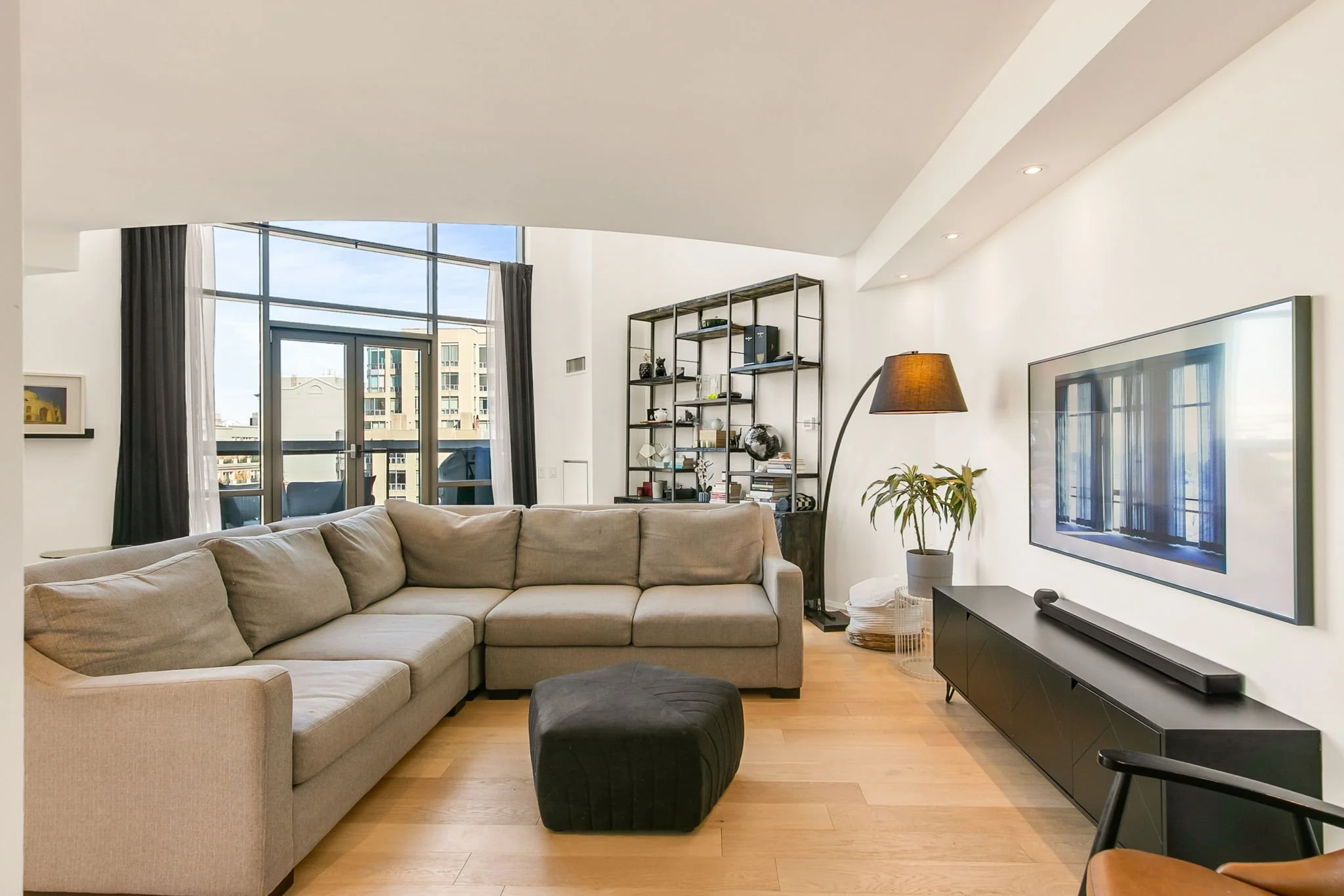 16-web-or-mls-8_011_Living Room.jpg