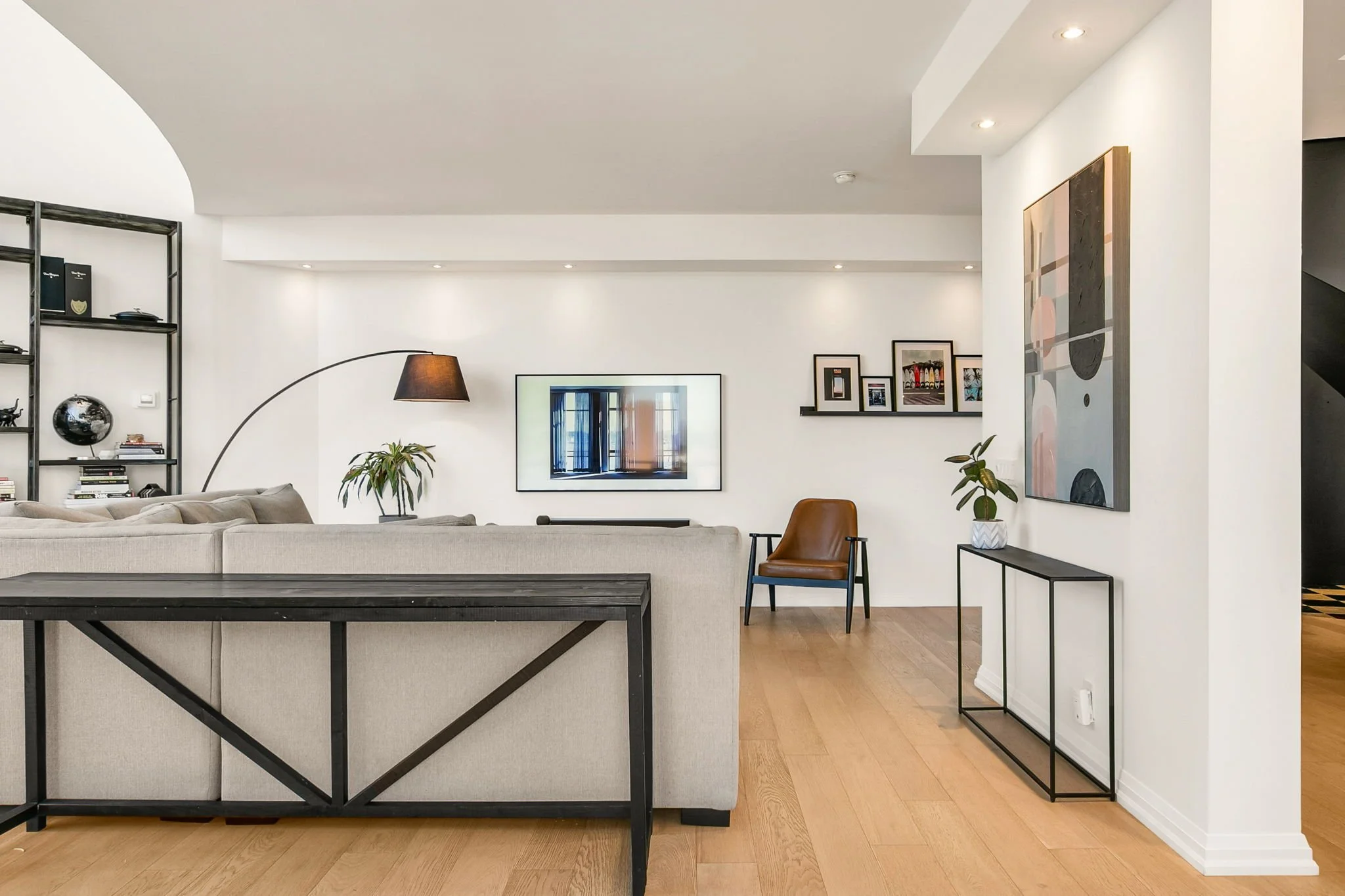 18-web-or-mls-8_013_Living Room.jpg