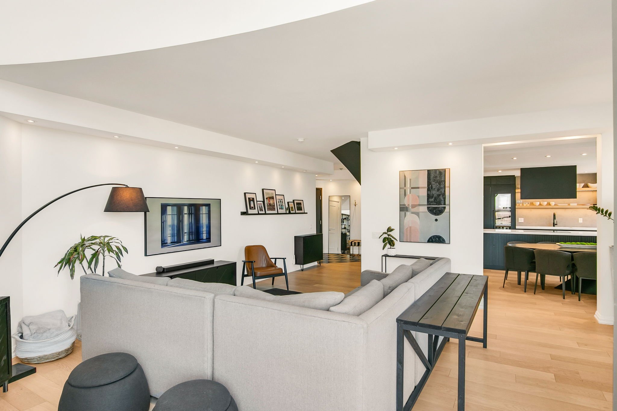 21-web-or-mls-8_016_Living Room.jpg