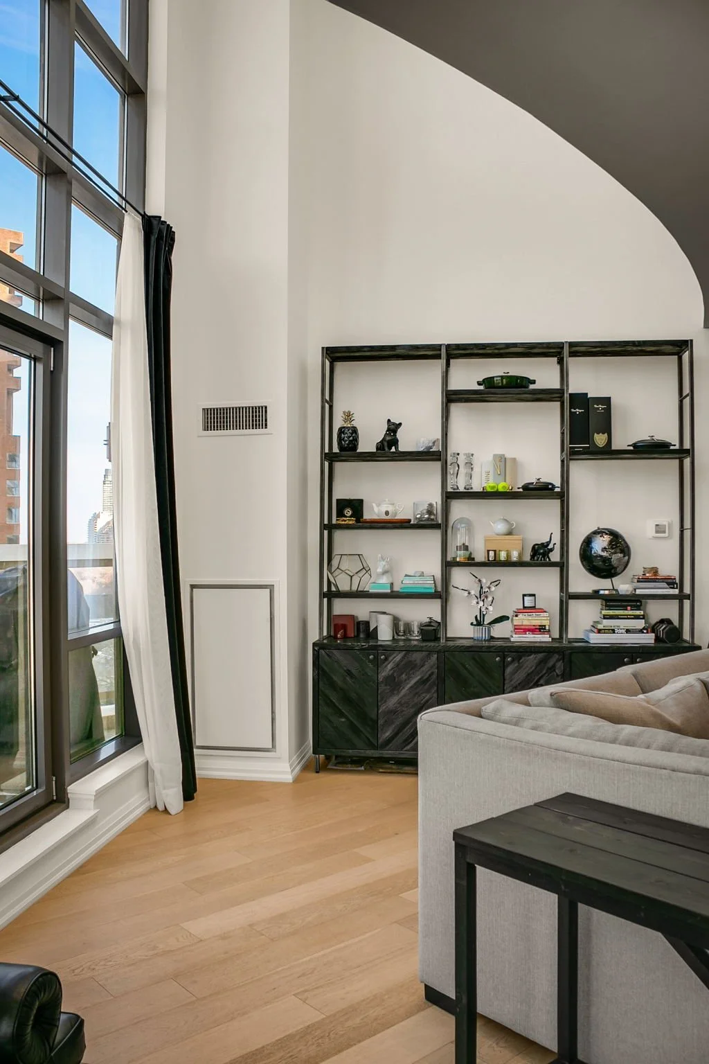 26-web-or-mls-8_023_Living Room.jpg